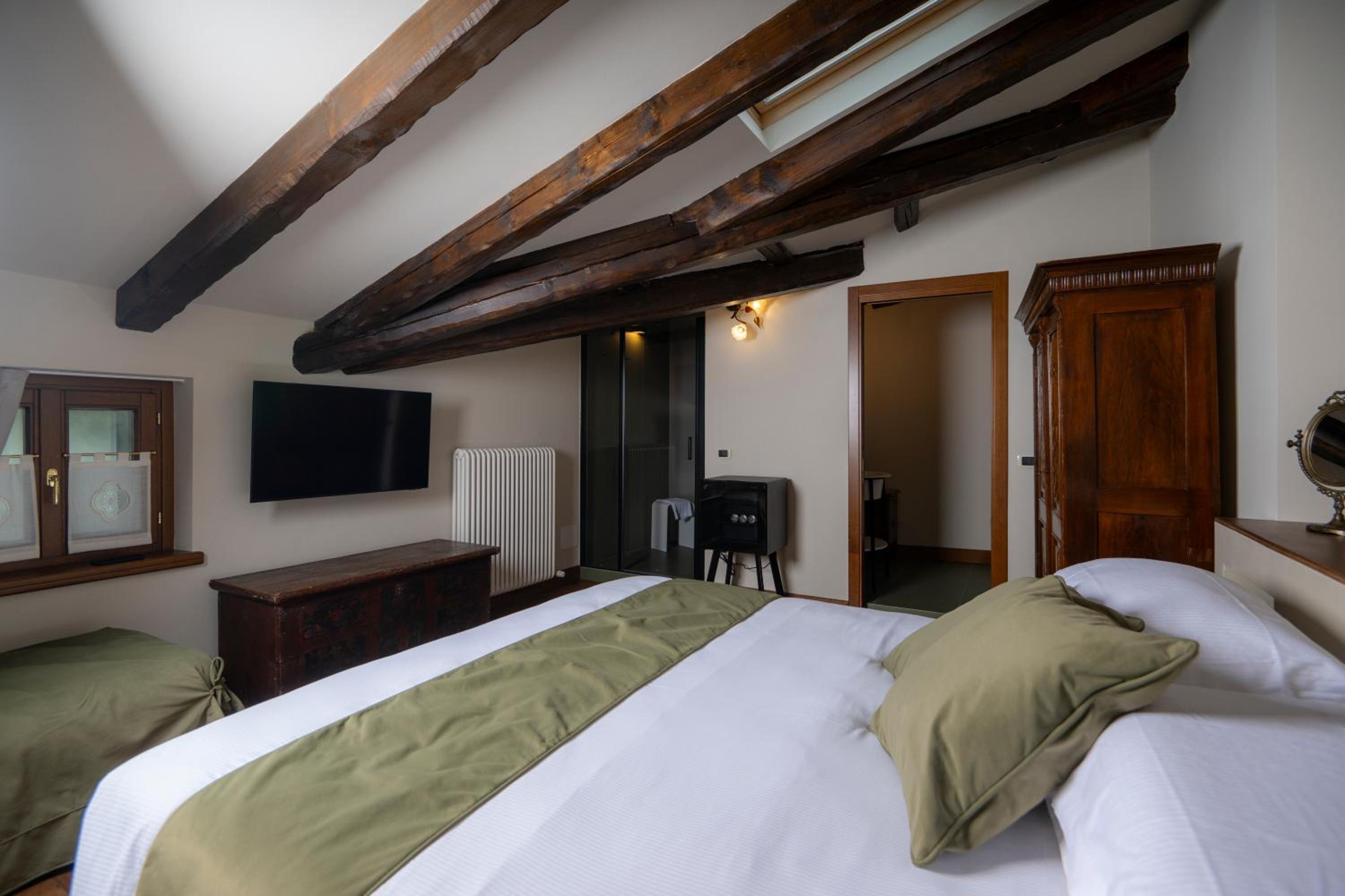 Deluxe Double Room photo 3