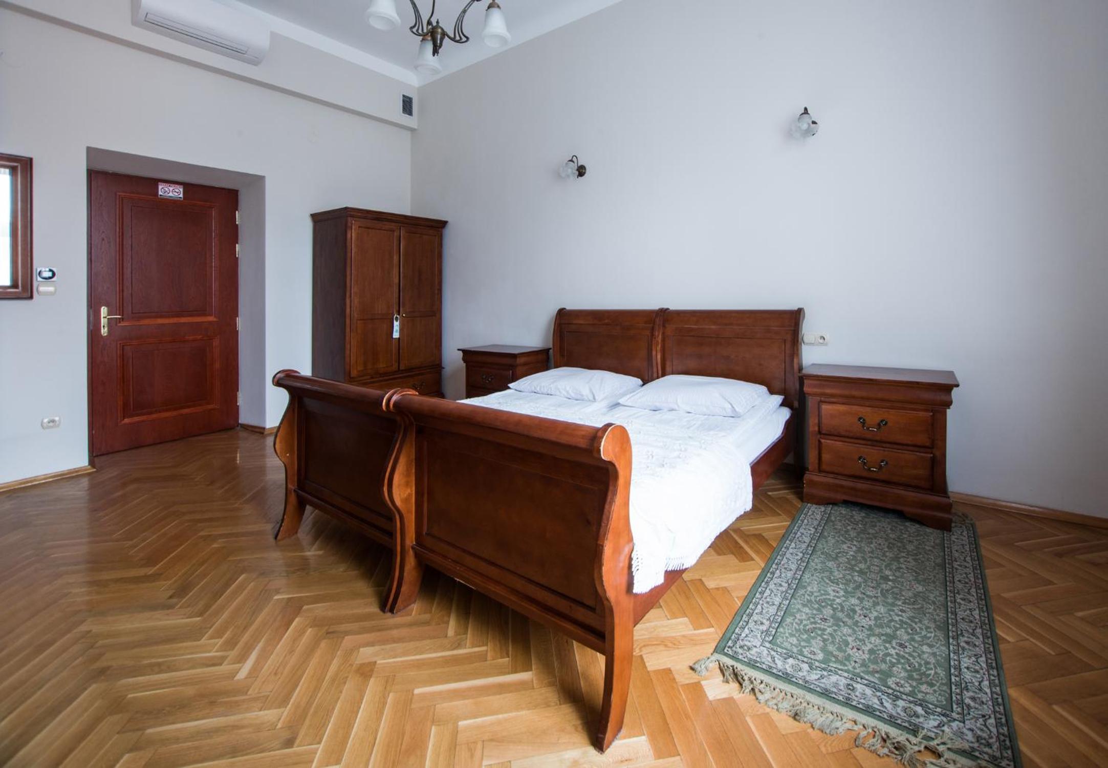 Double Room - Photo 1