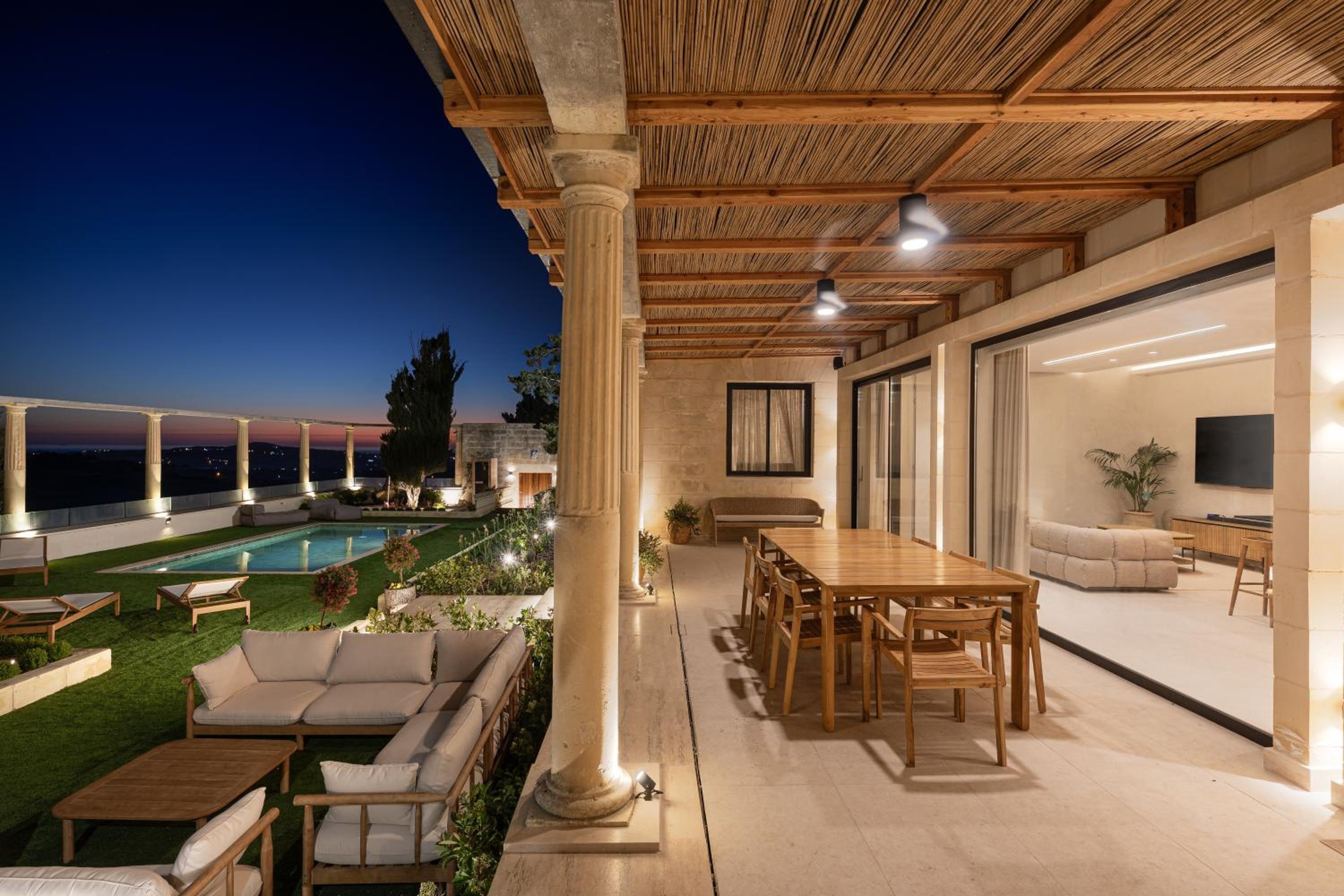 Villa photo 1