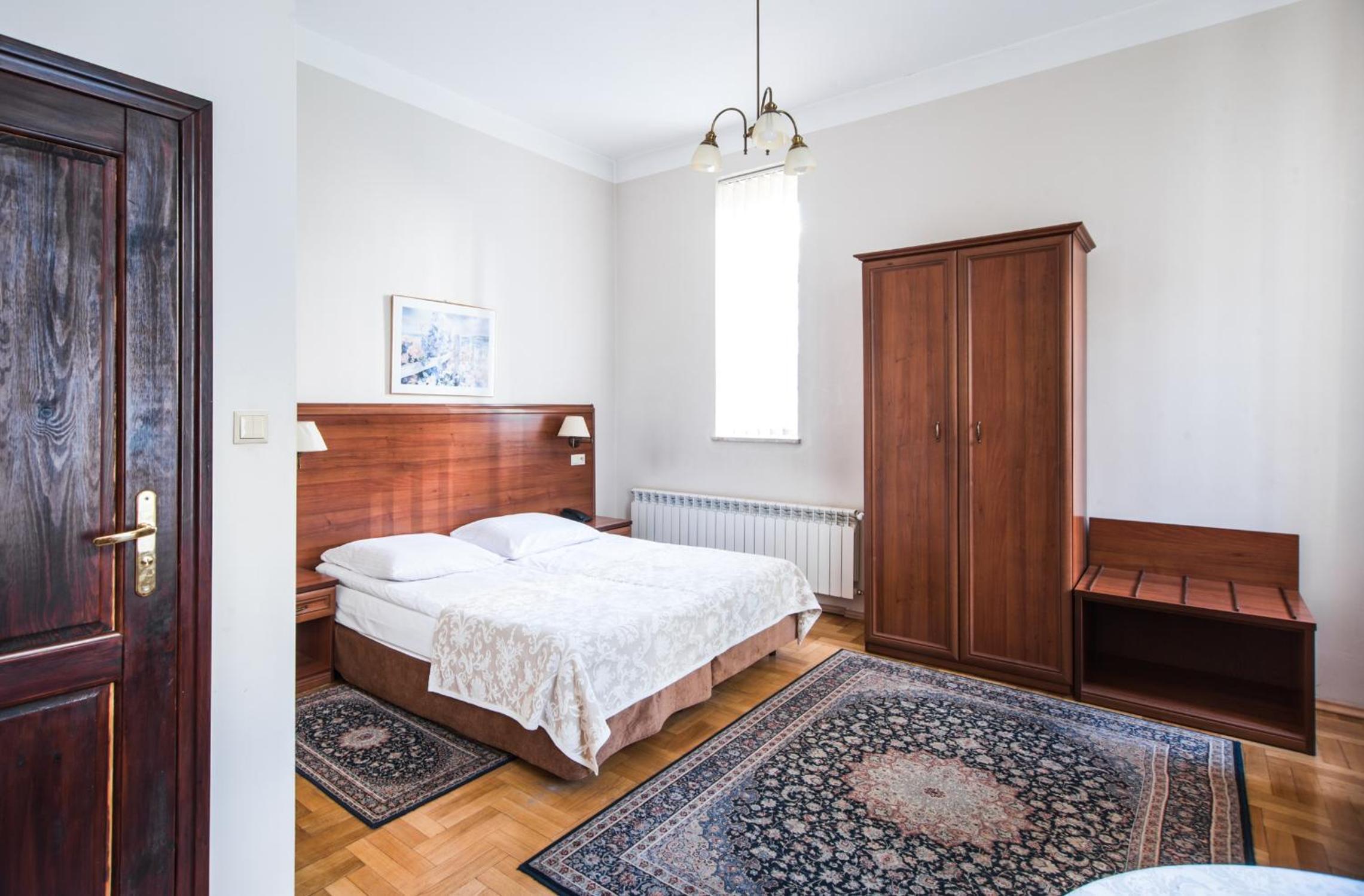 Double or Twin Room - Photo 1