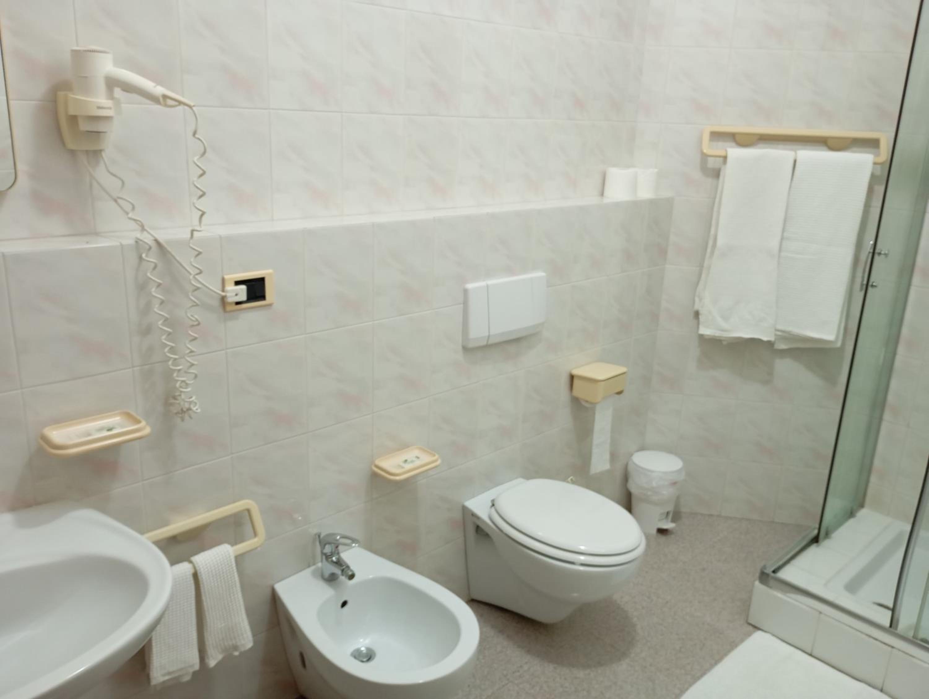 Triple Room with Garden View - Photo 2