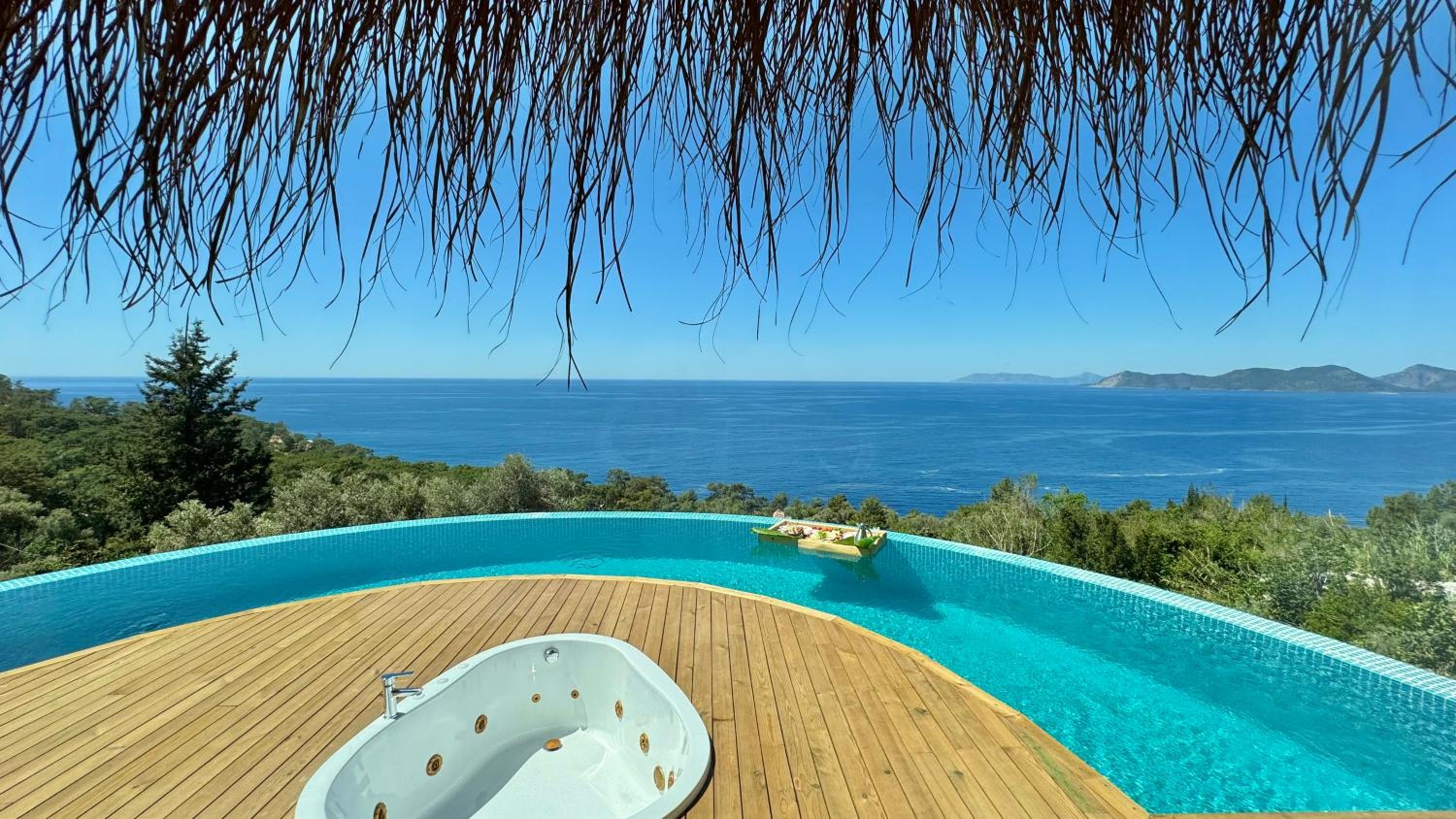 Deluxe Bungalow with Sea View - Photo 2