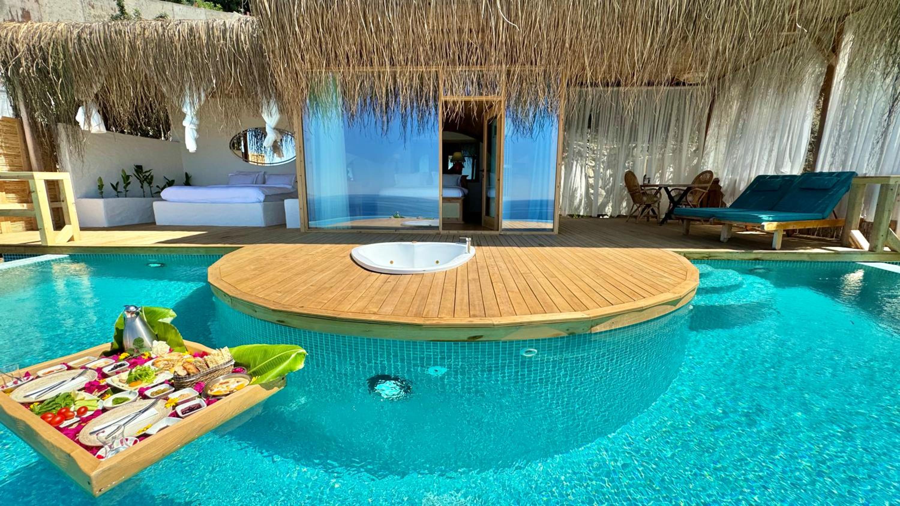 Deluxe Bungalow with Sea View - Photo 1