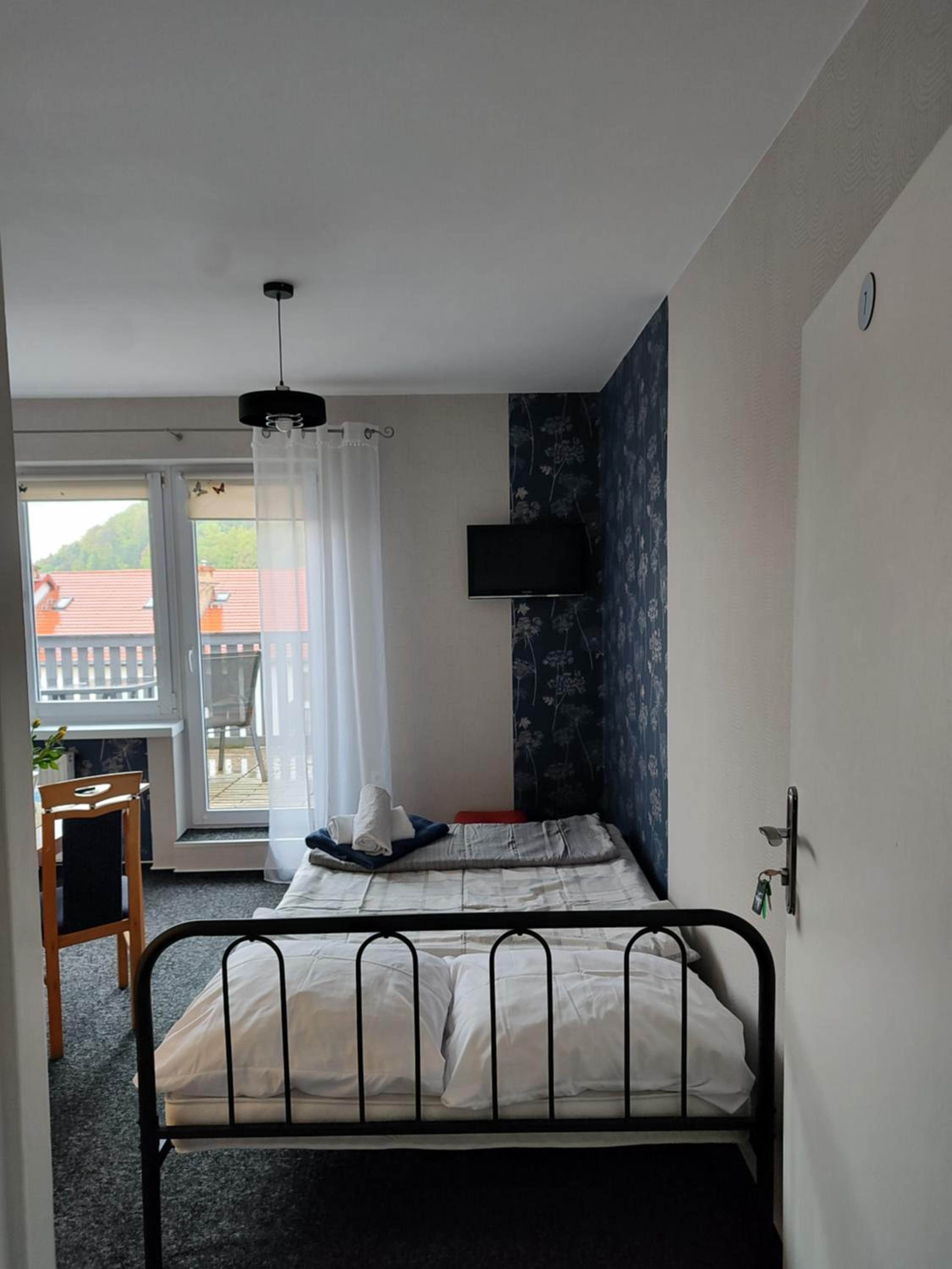 Double Room with Mountain View - Photo 4