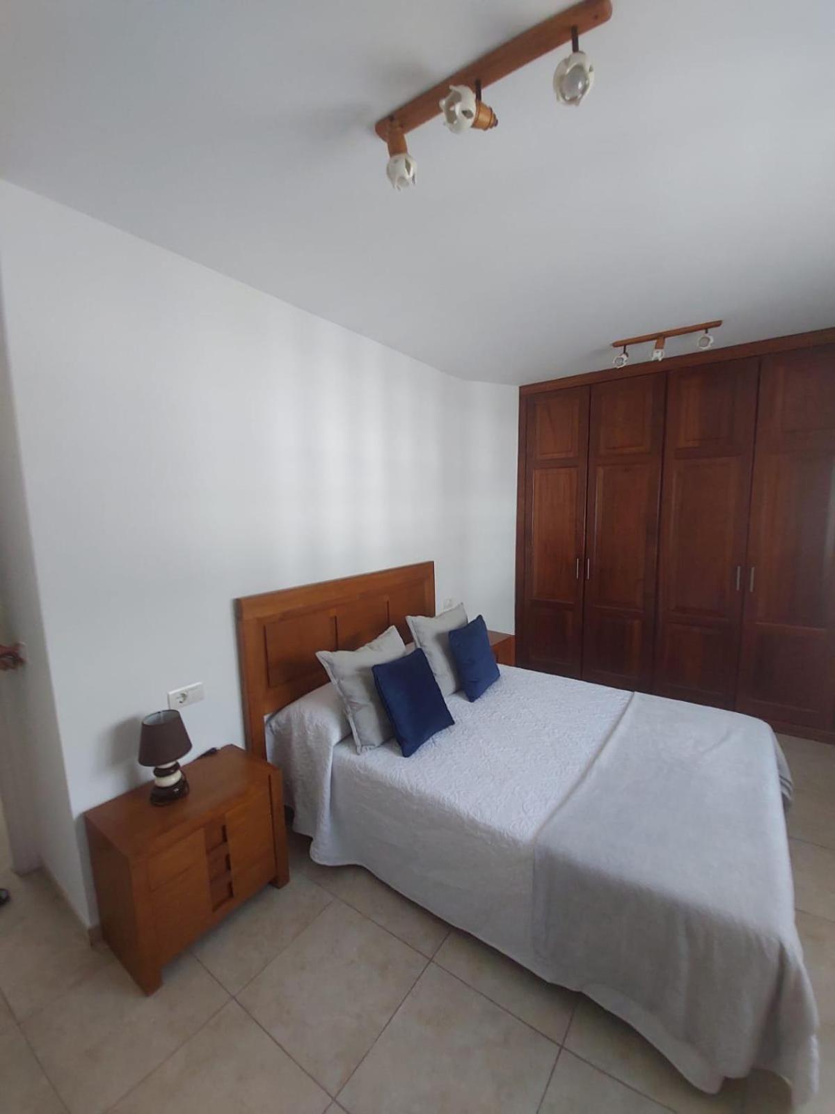 Three-Bedroom Apartment photo 2