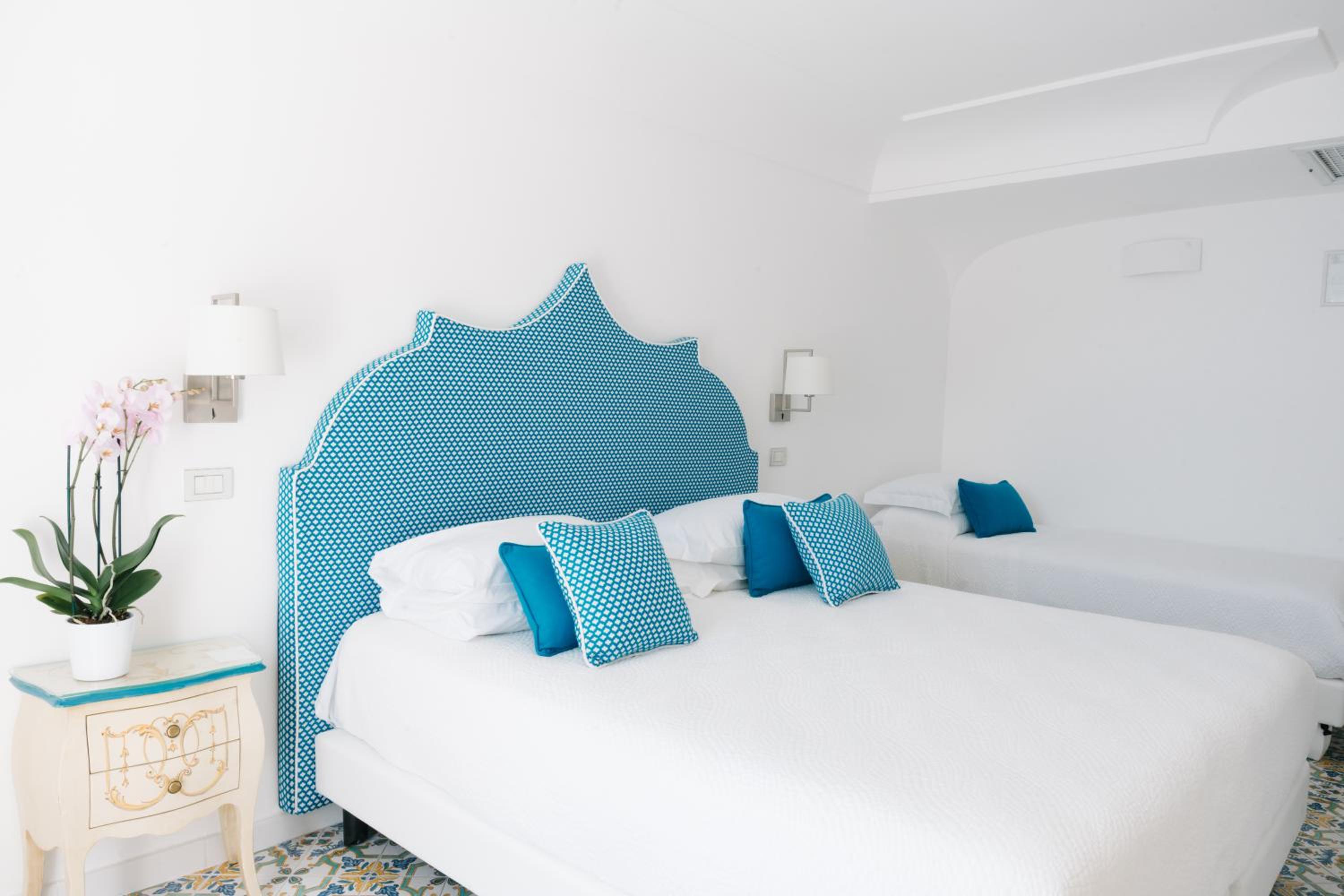 Superior Triple Room with Balcony and Sea View - Photo 6