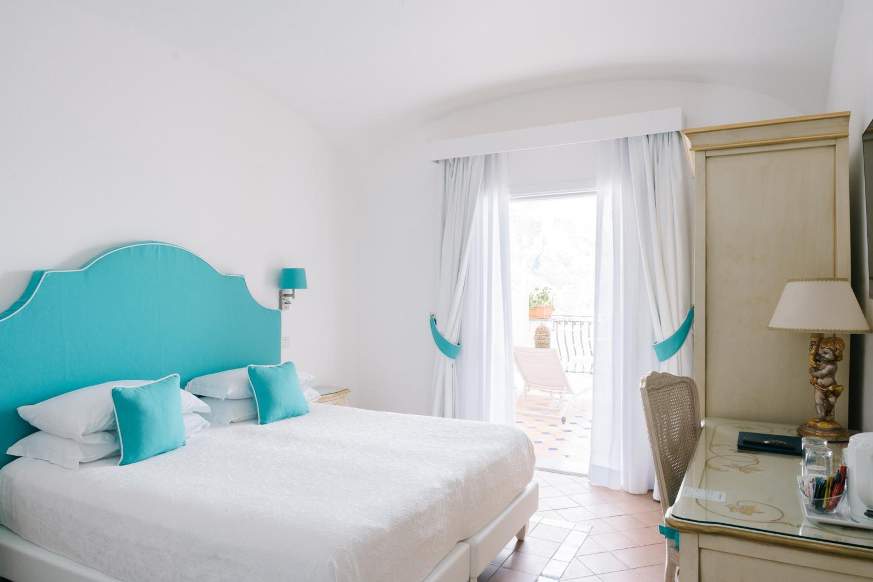 Queen Room with Outdoor Spa Bath and Large Terrace Sea View - Photo 17