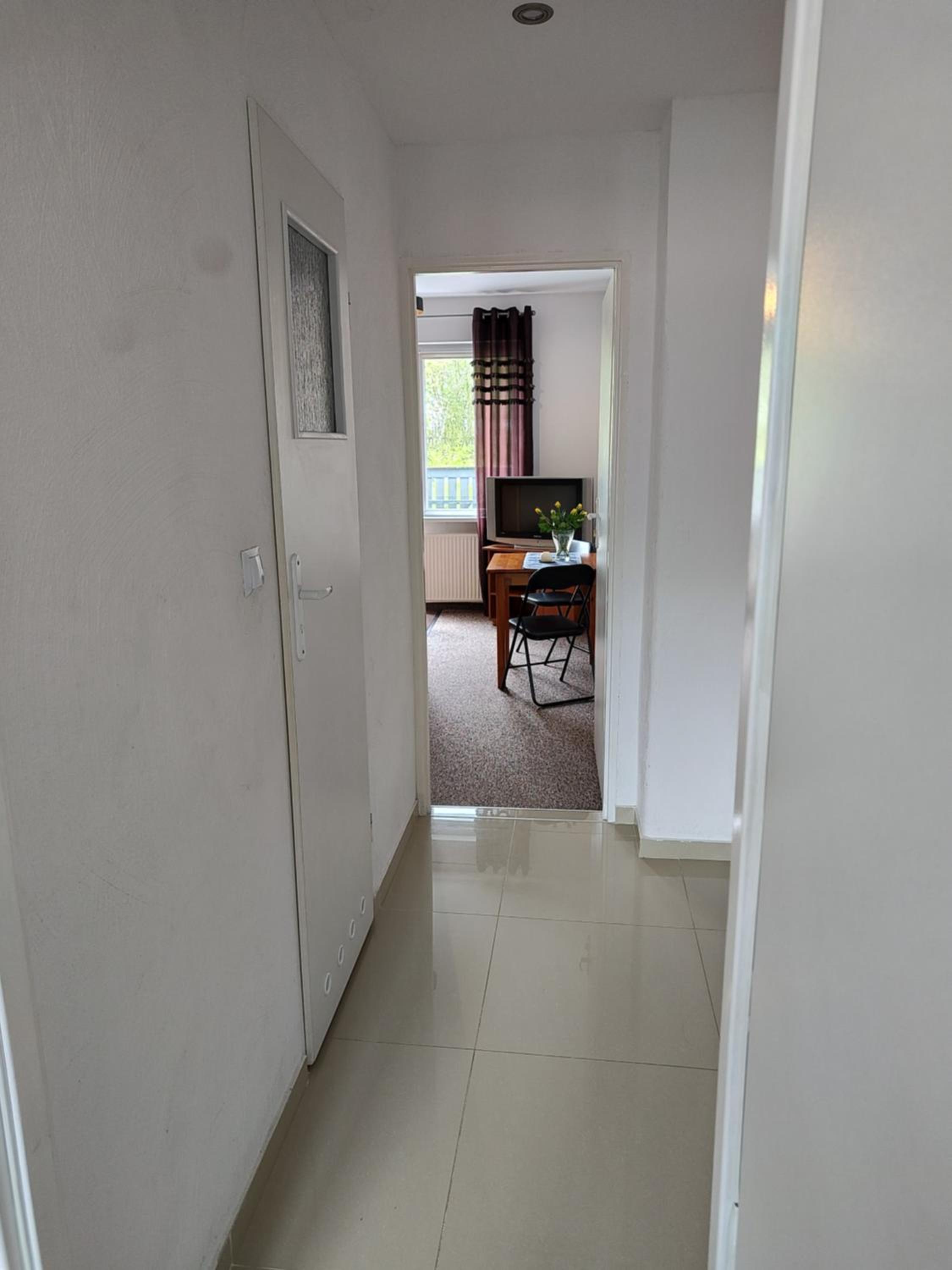 Studio with Balcony - Photo 7