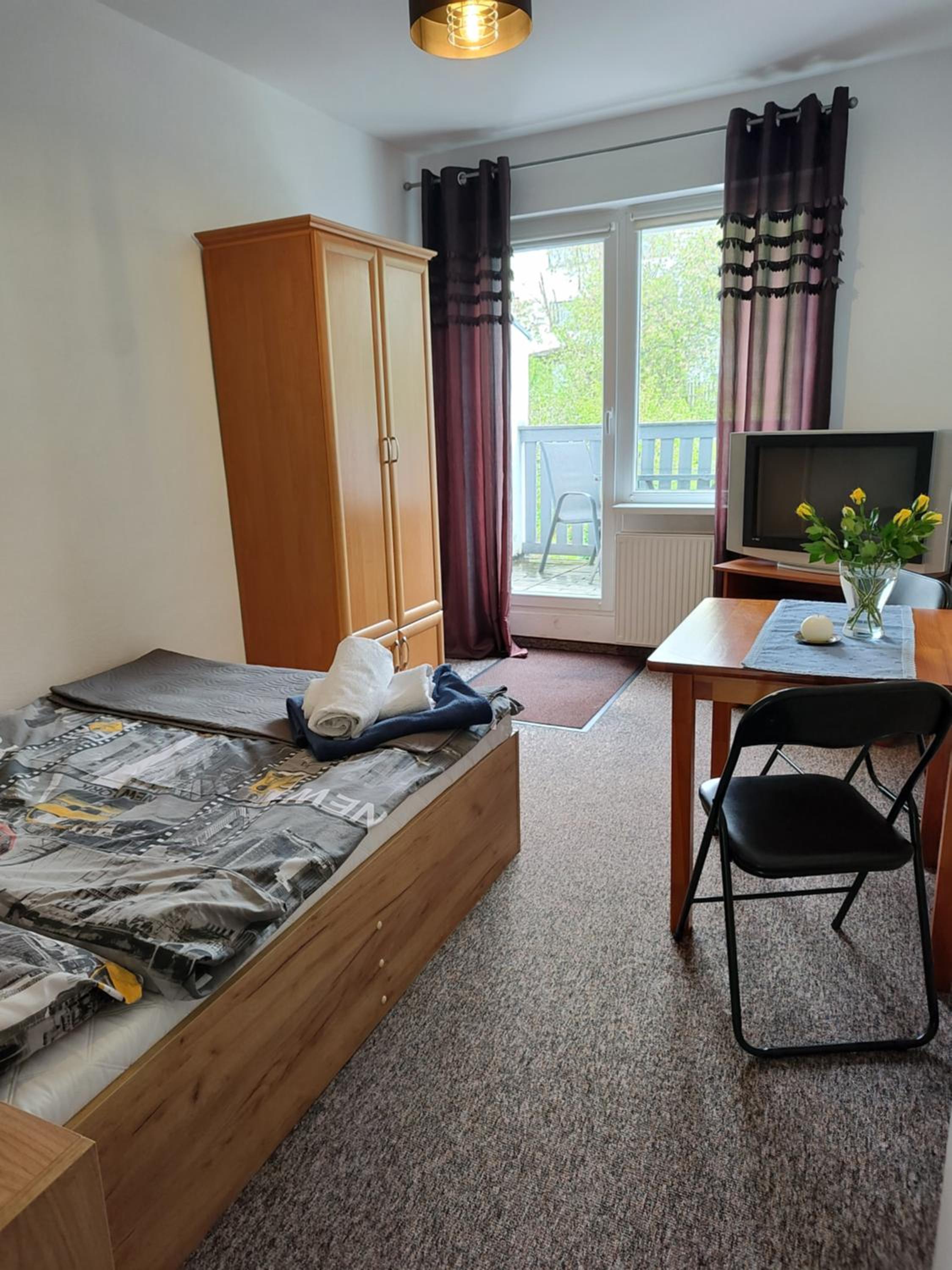 Studio with Balcony - Photo 13