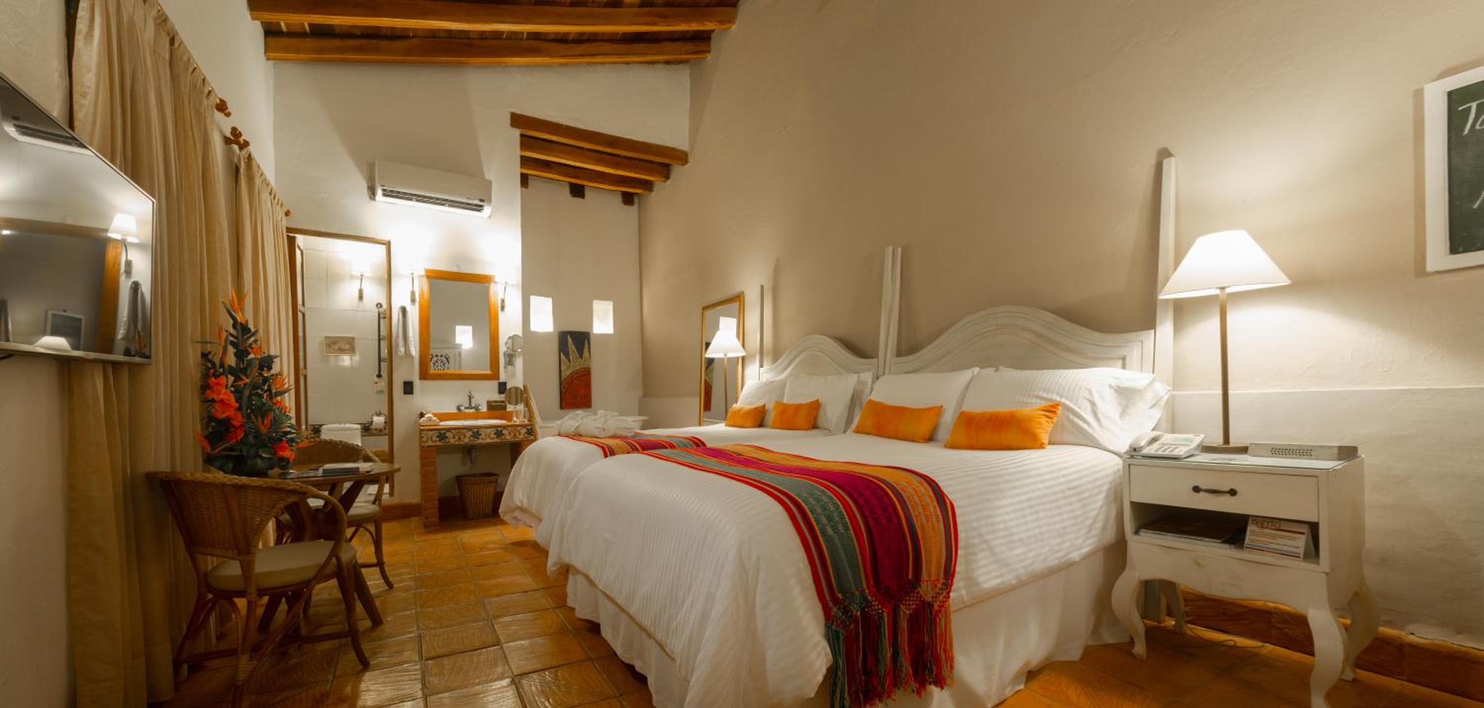 2 Queen Beds-Premium Room - Photo 1