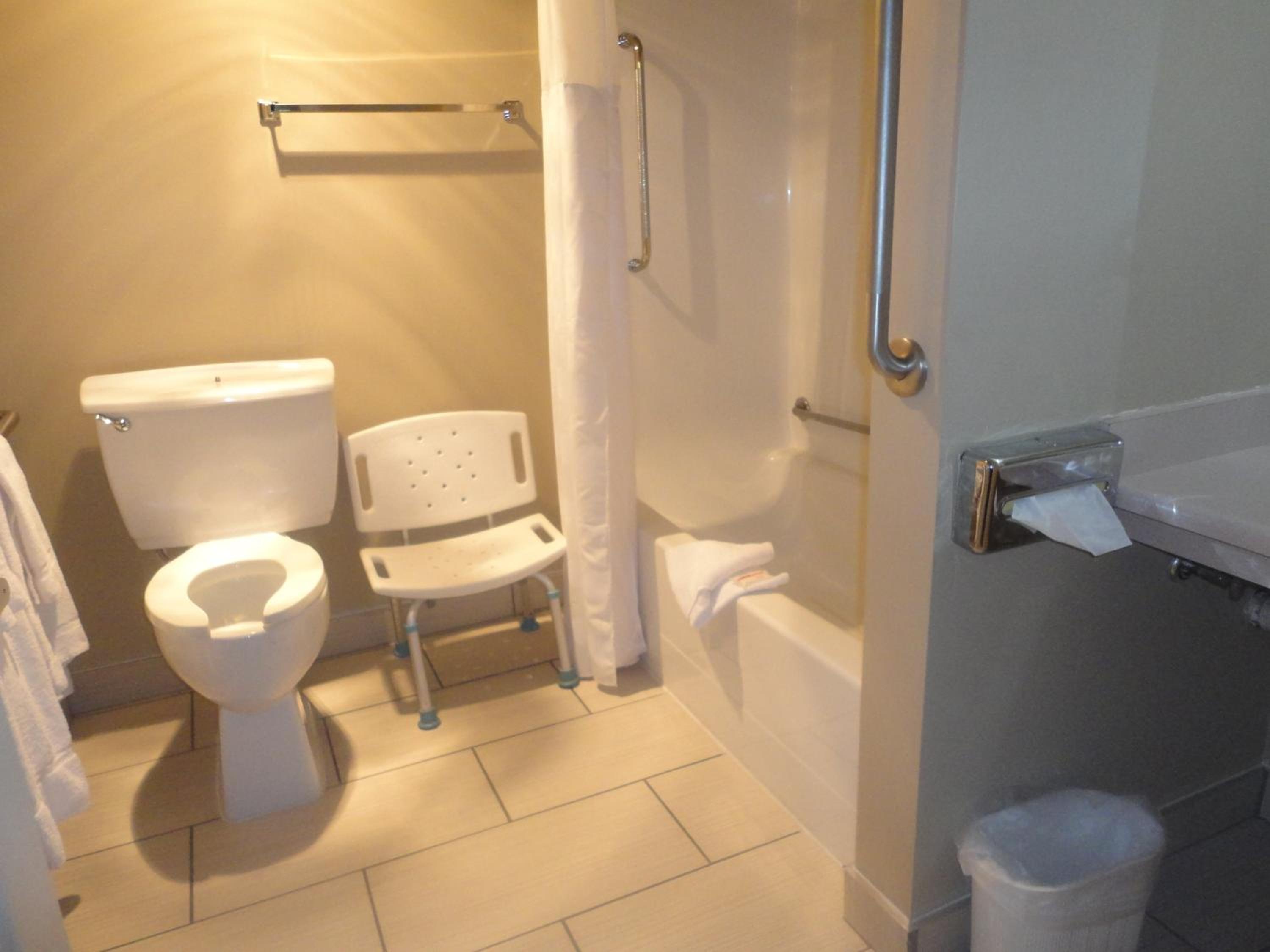 Queen Room - Disability Access - Non-Smoking - Photo 3