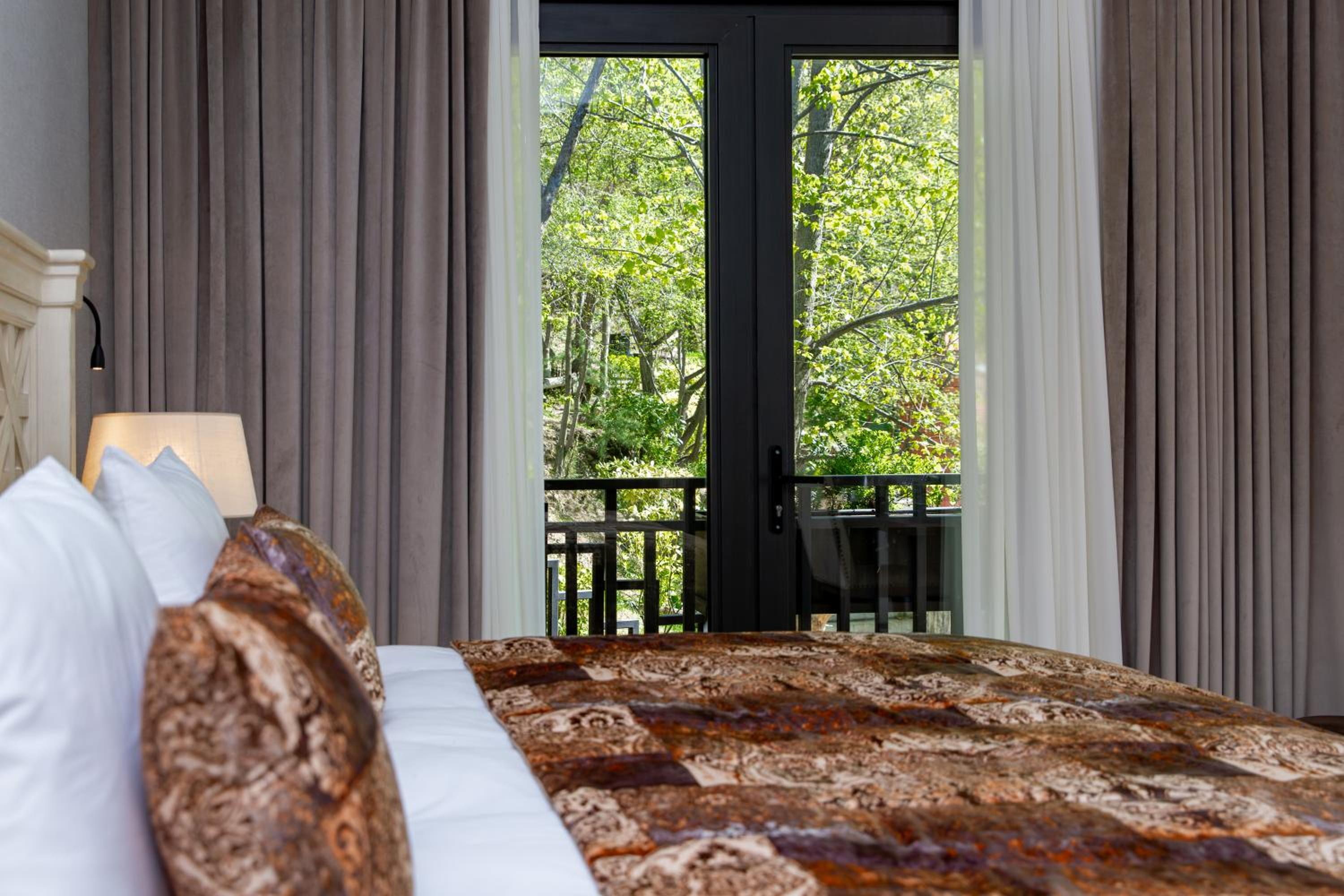 Standard Queen Room - Photo 2