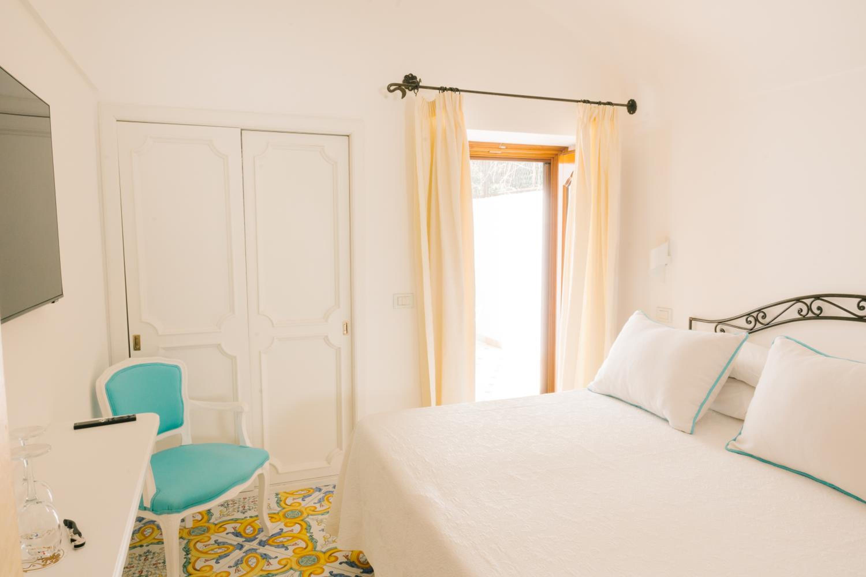 Small Double Room - Photo 3