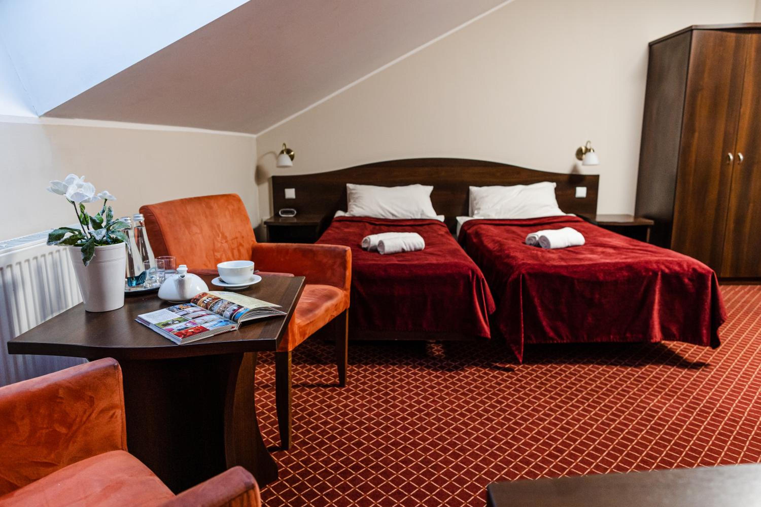 Premium Double or Twin Room - Photo 10