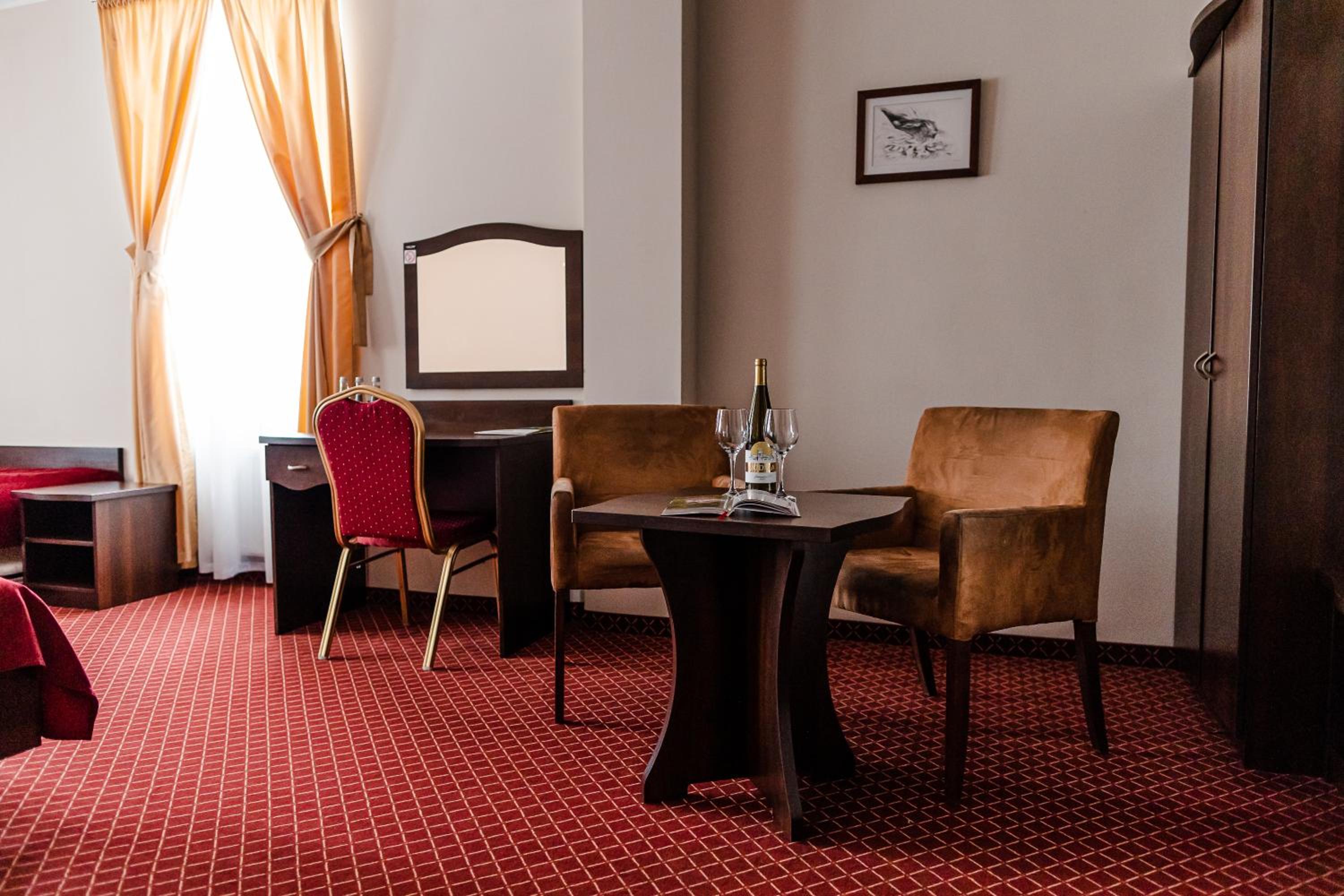 Premium Double or Twin Room - Photo 3