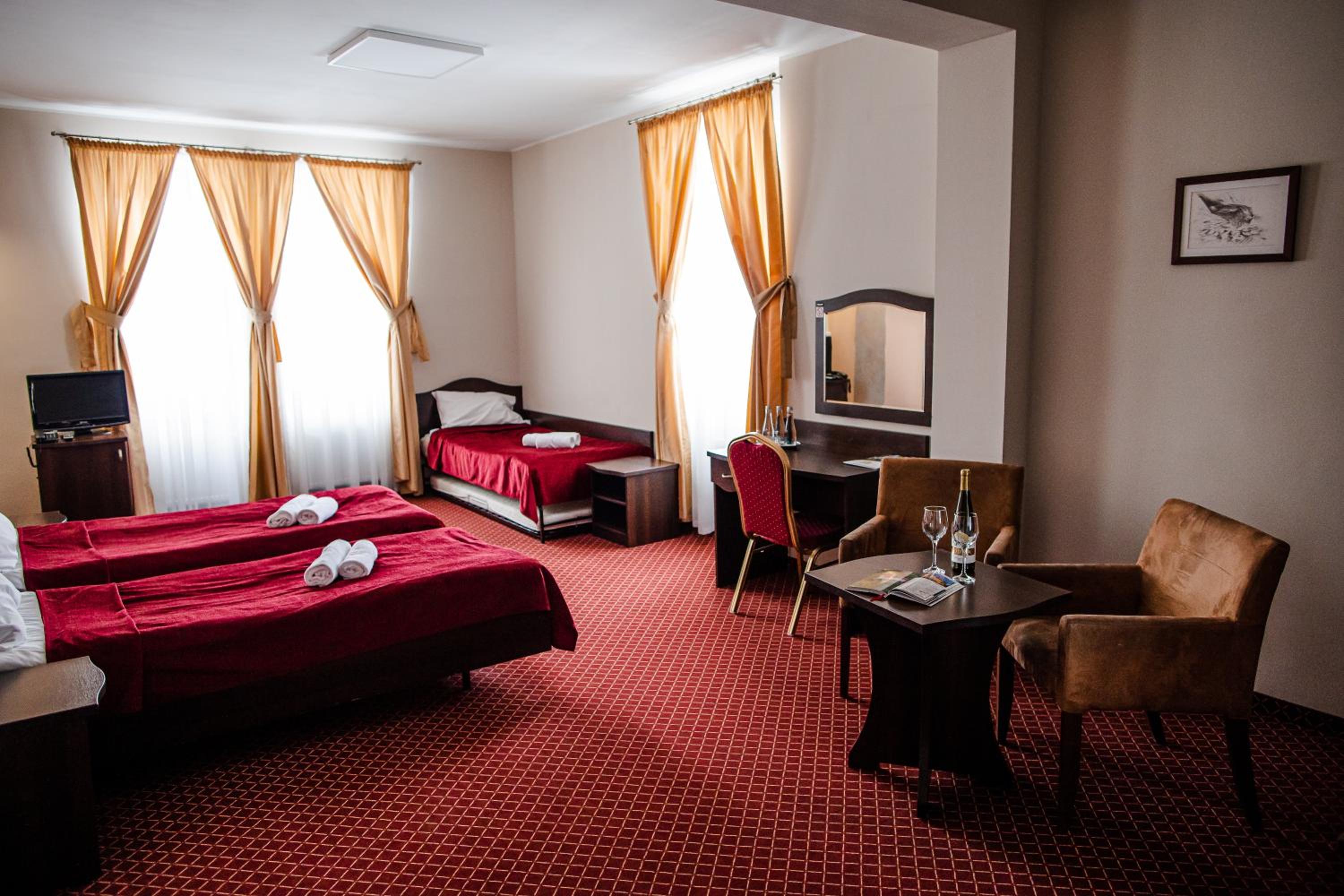 Premium Double or Twin Room - Photo 9