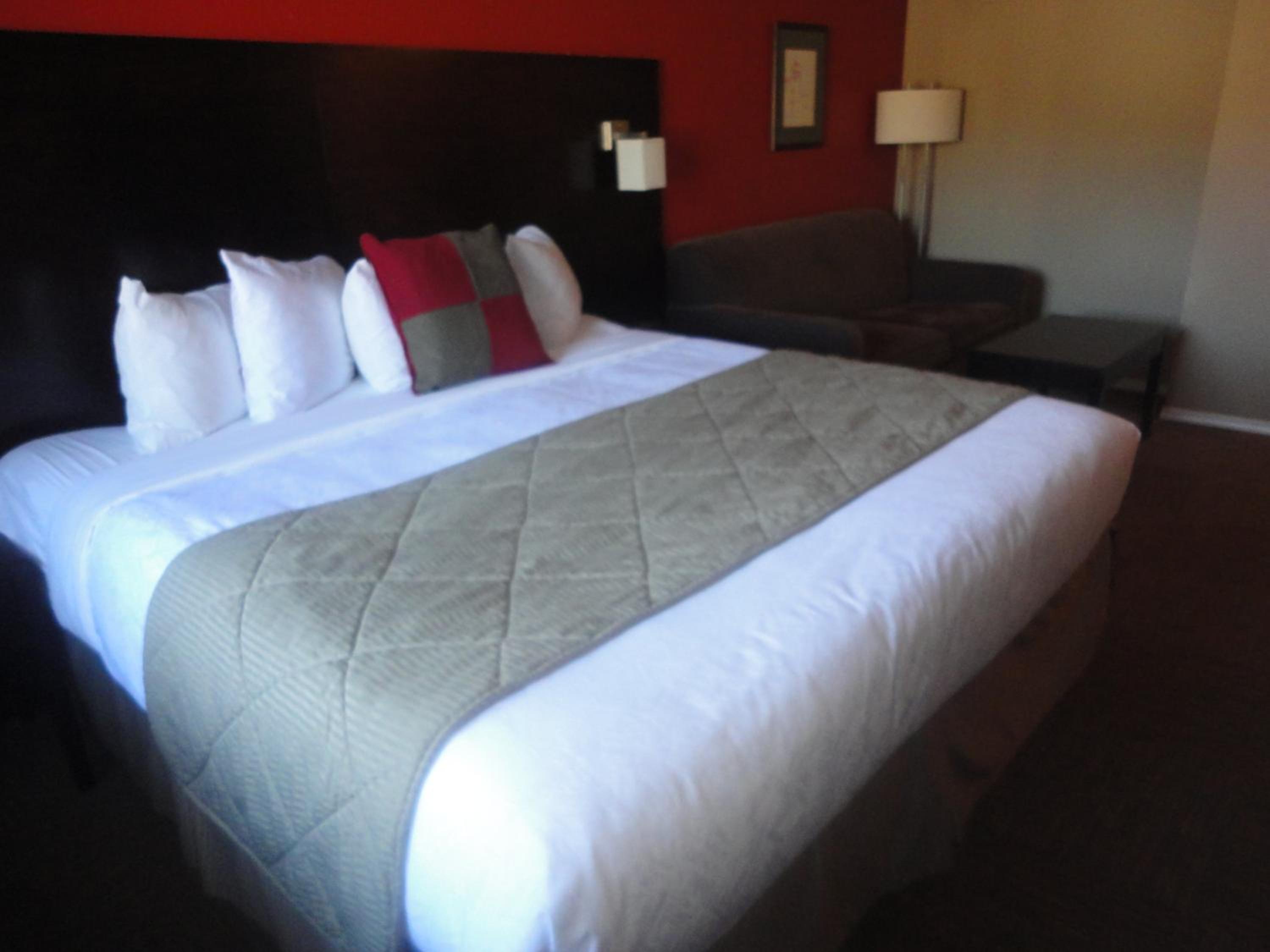 Deluxe King Room - Non-Smoking - Photo 1