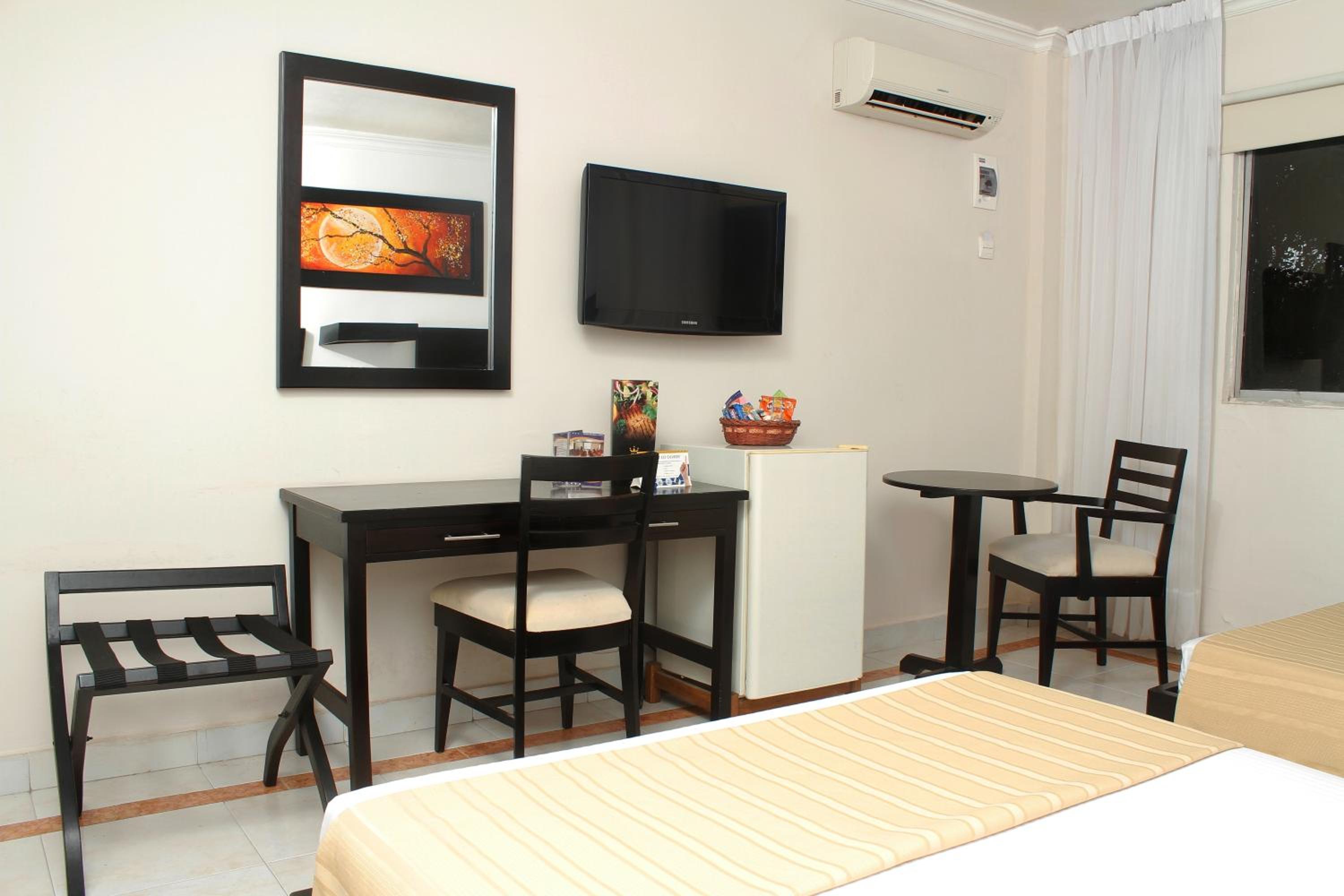 Double Room - Photo 10