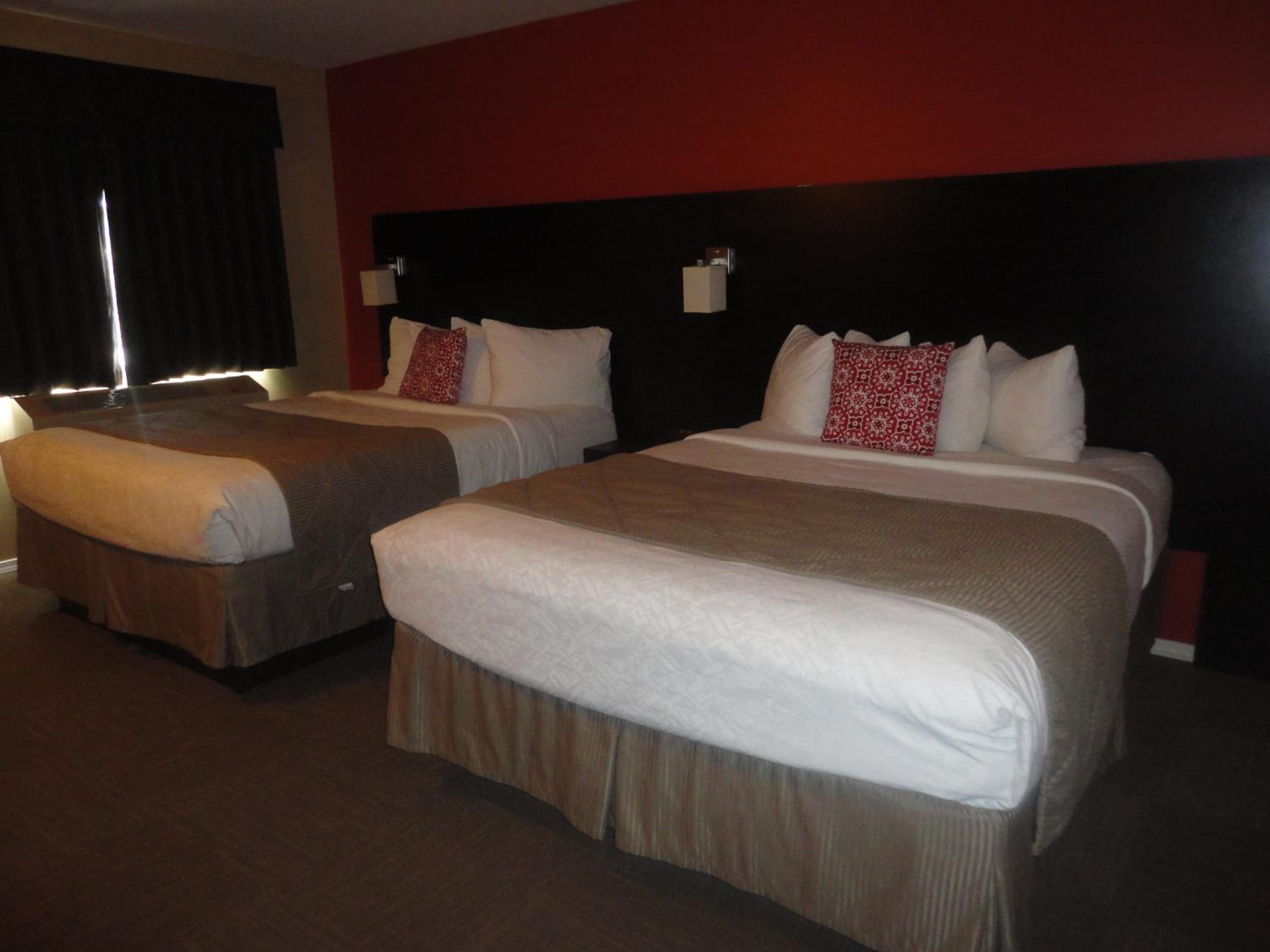 Queen Studio with Two Queen Beds - Non-Smoking - Photo 8