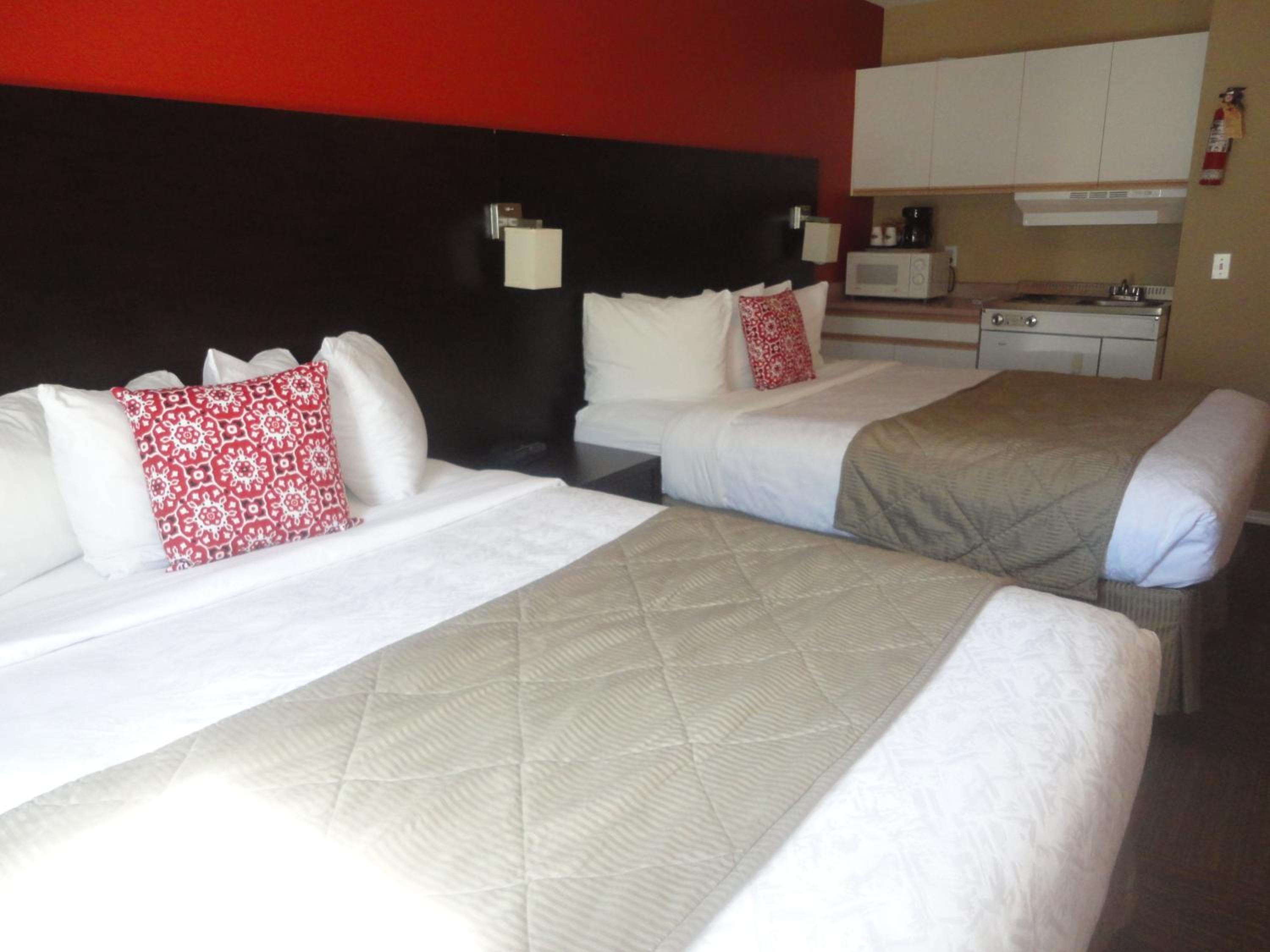 Queen Studio with Two Queen Beds - Non-Smoking - Photo 6