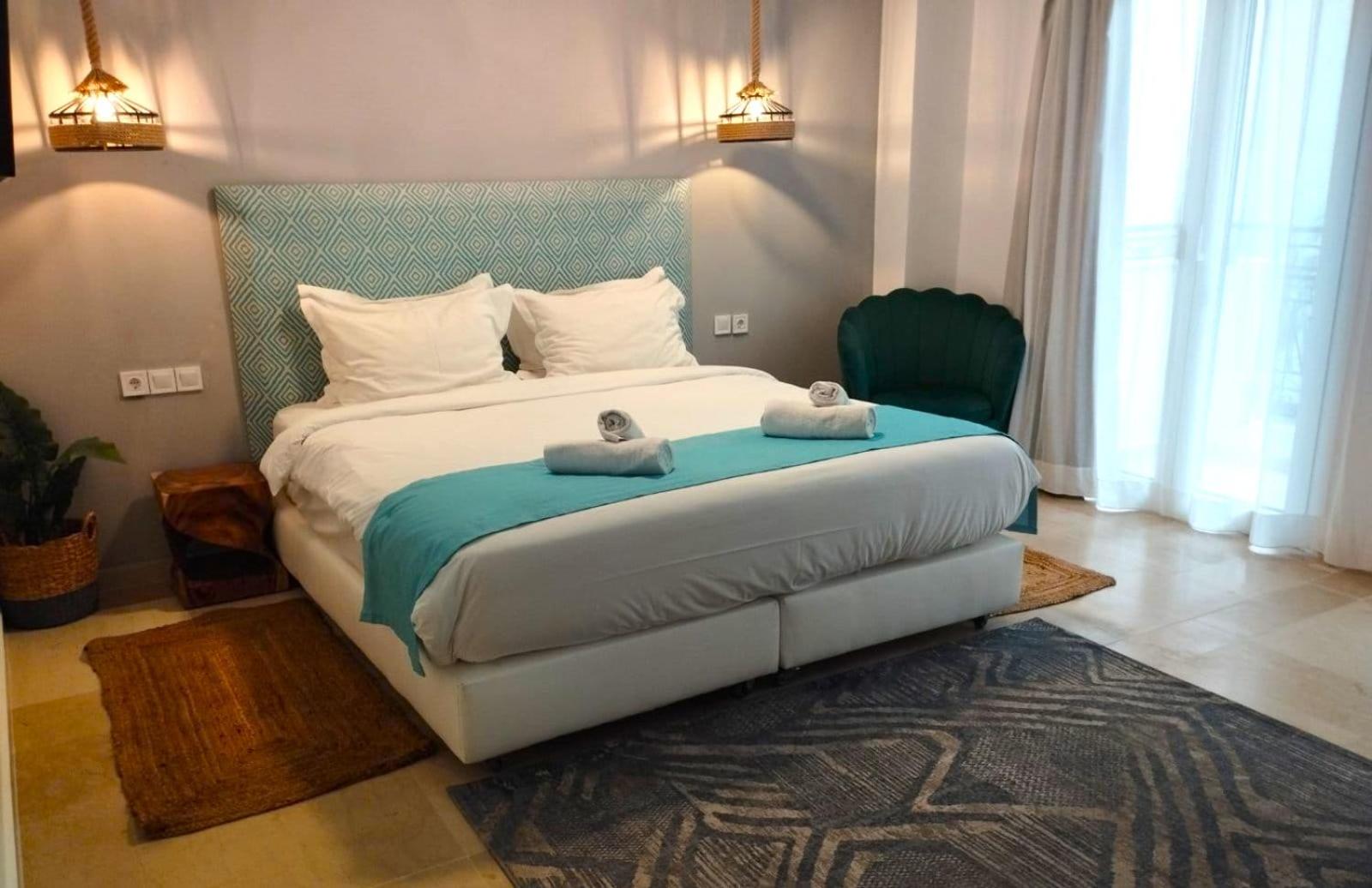 Large Double Room - Photo 2