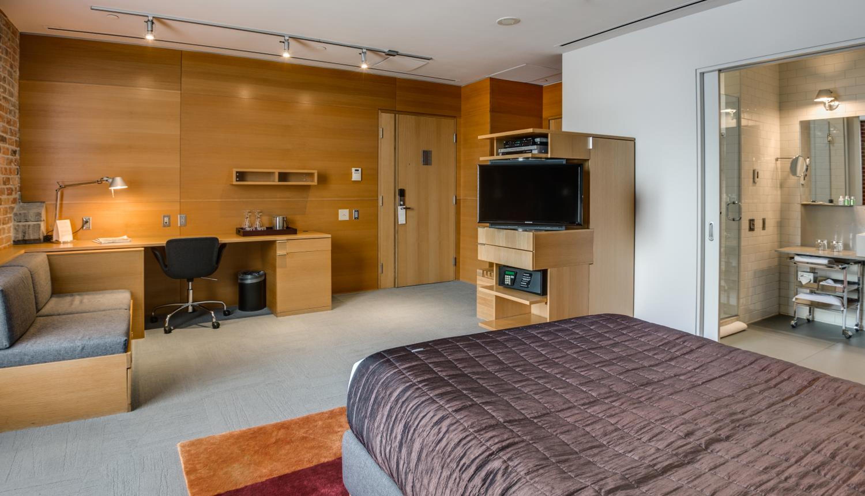 Corner Loft - Photo 1