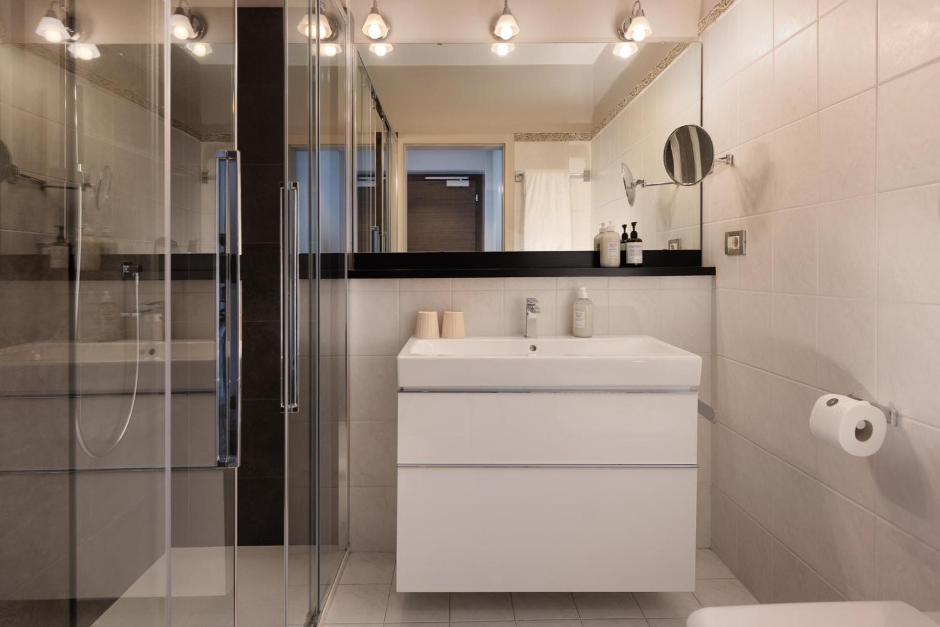 Single Room with Balcony photo 3