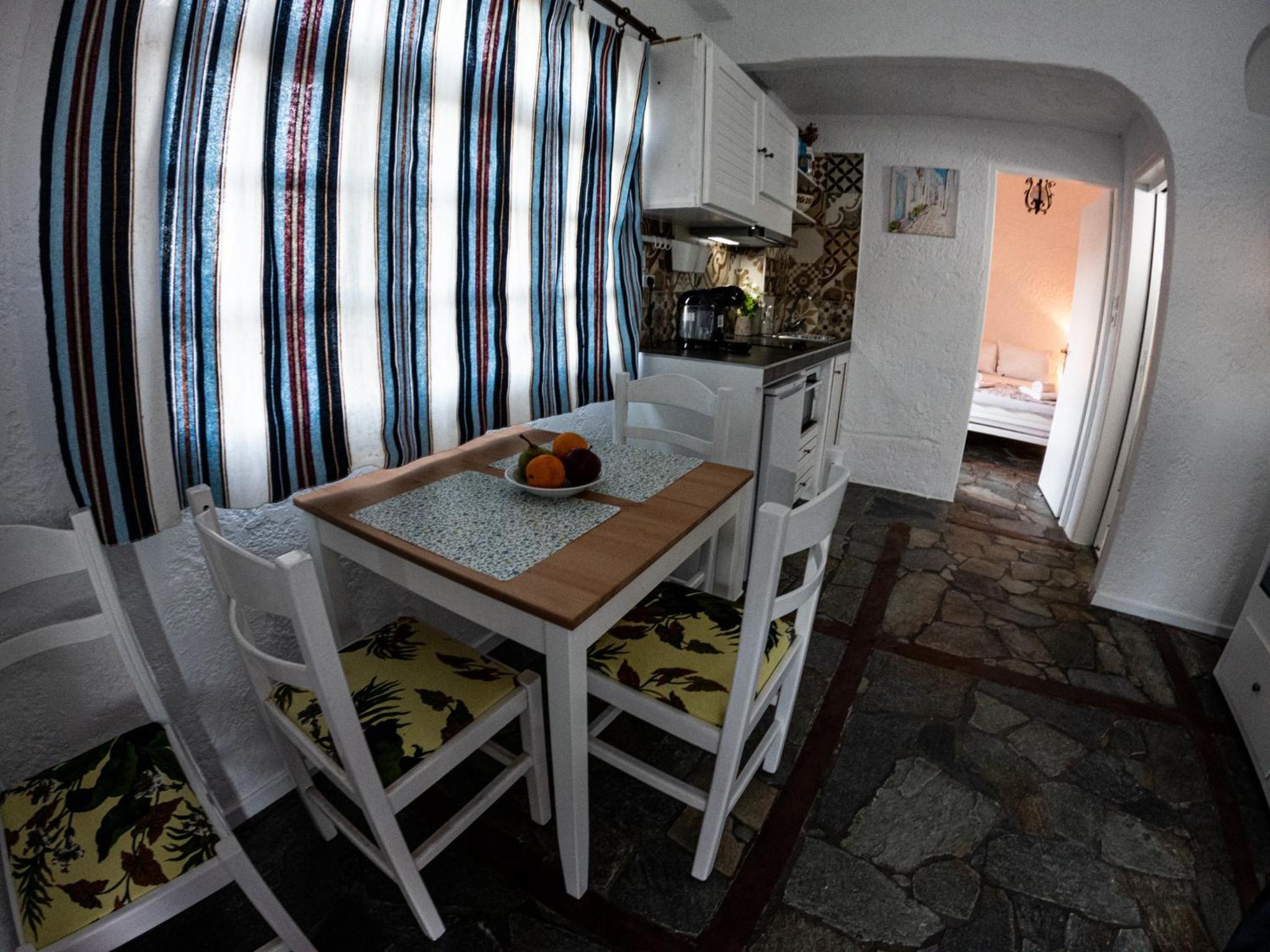 One-Bedroom Apartment photo 2