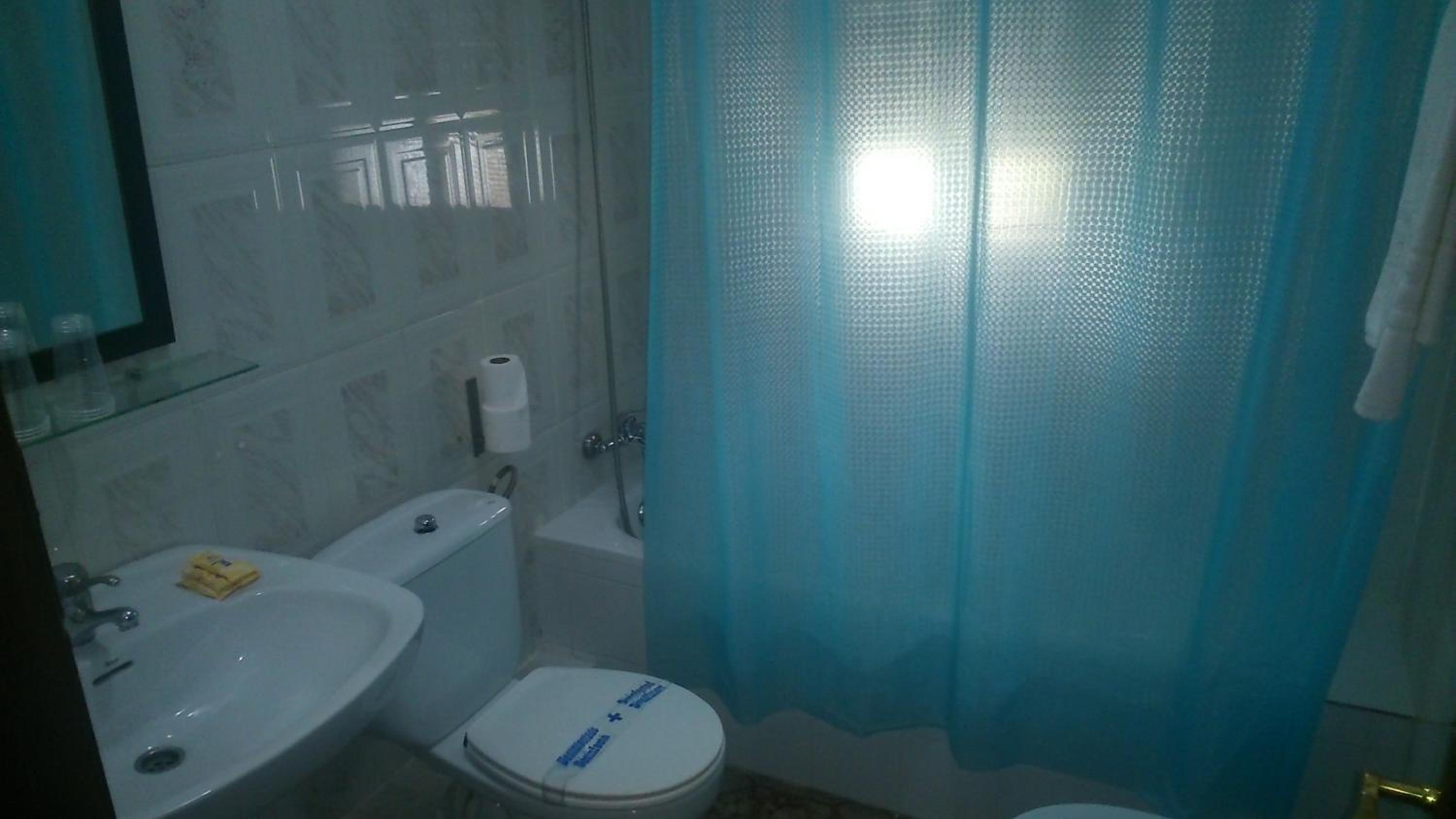 Family Room with Private Bathroom photo 2