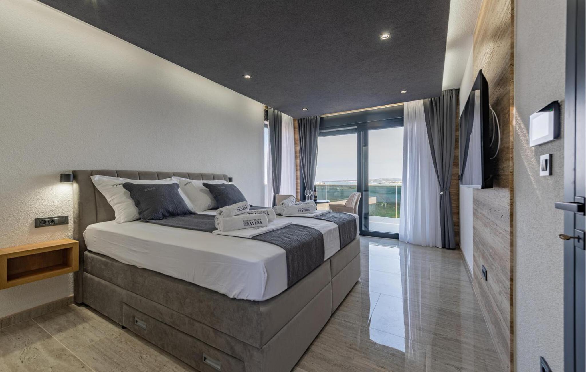 Five-Bedroom Holiday Home photo 1