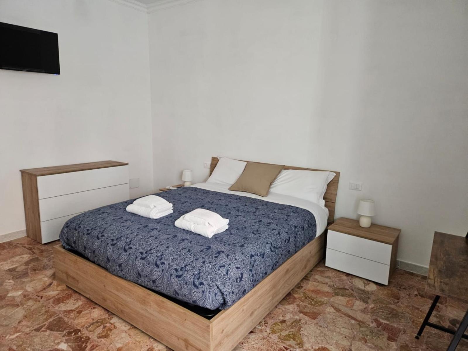 Double Room with Private External Bathroom
