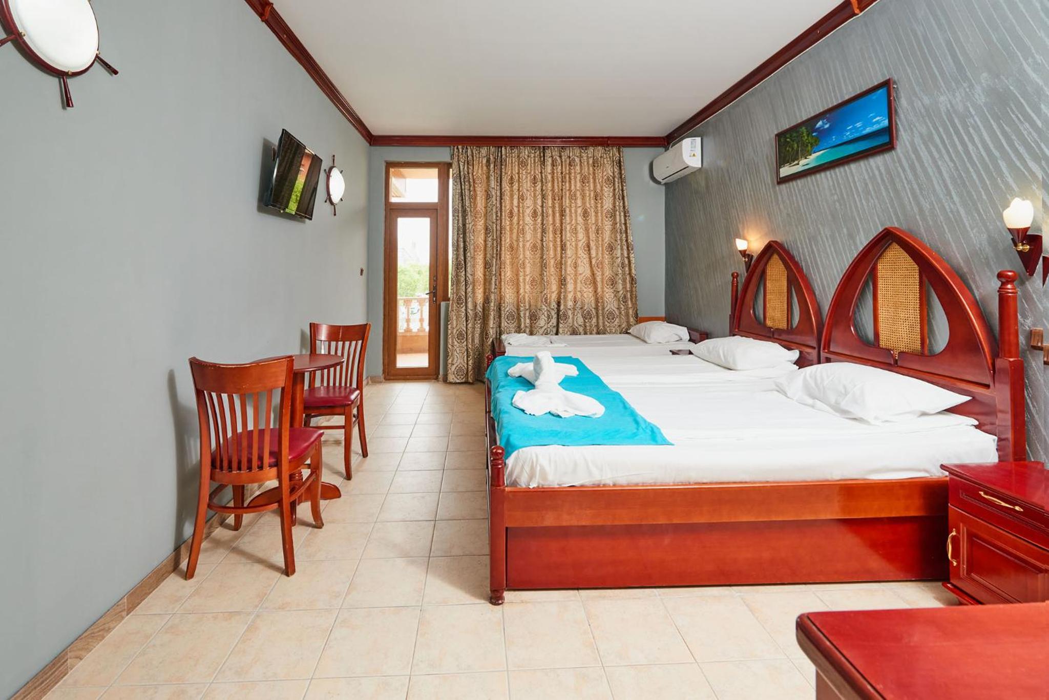 Triple Room with Balcony photo 2