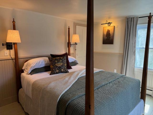 Queen Room photo 1