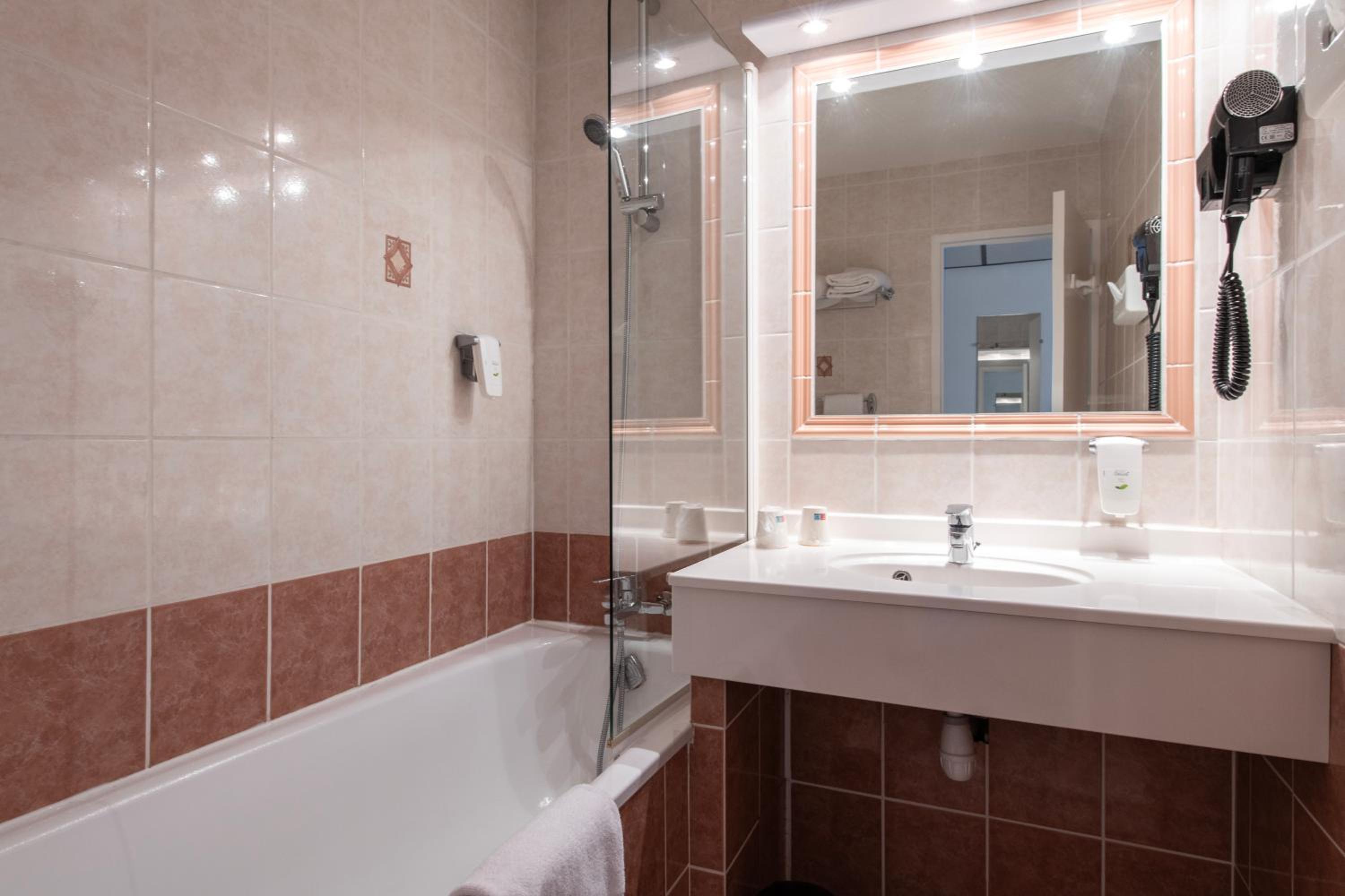 Double Room - Photo 3