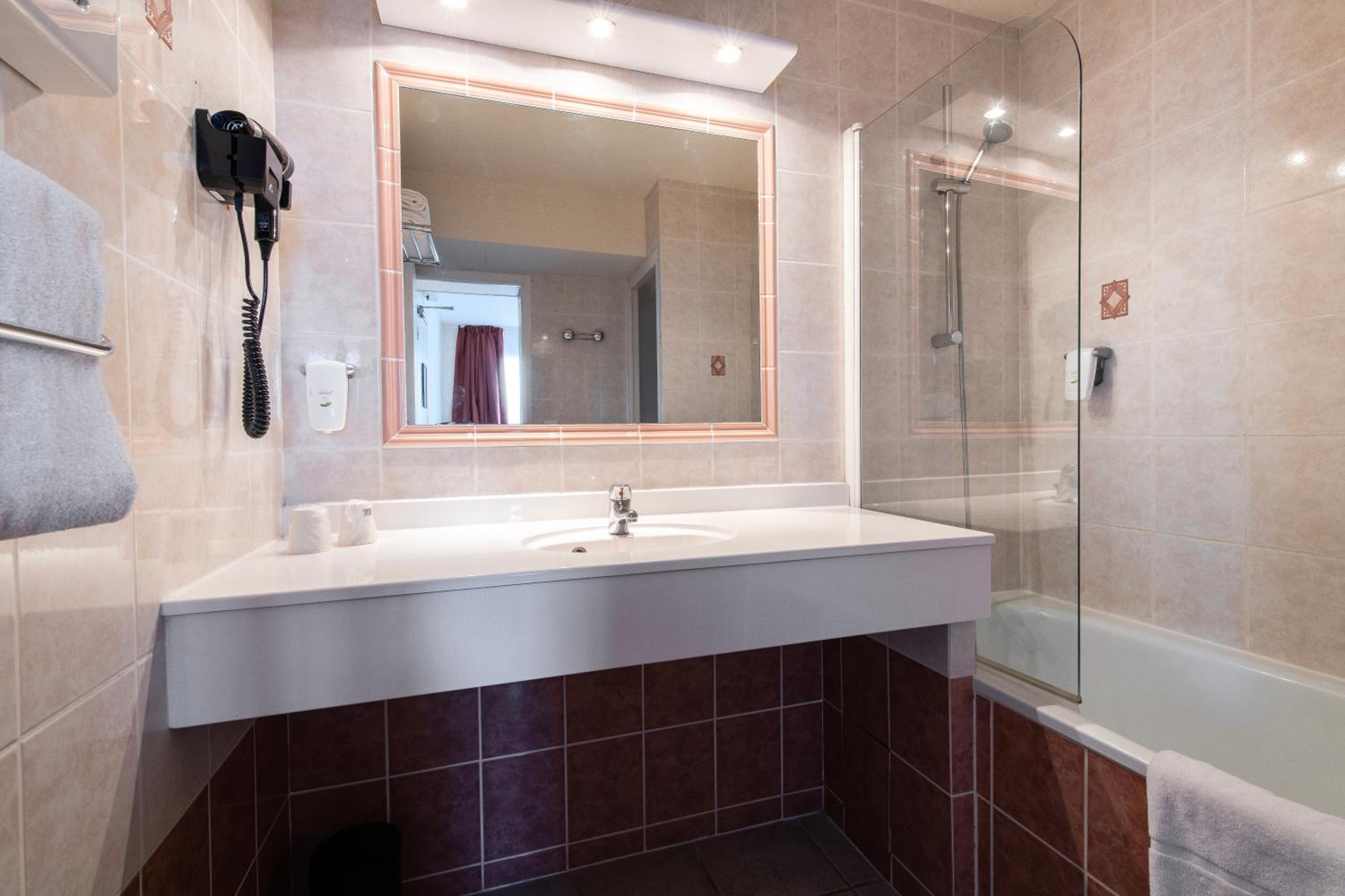 Double Room - Photo 2