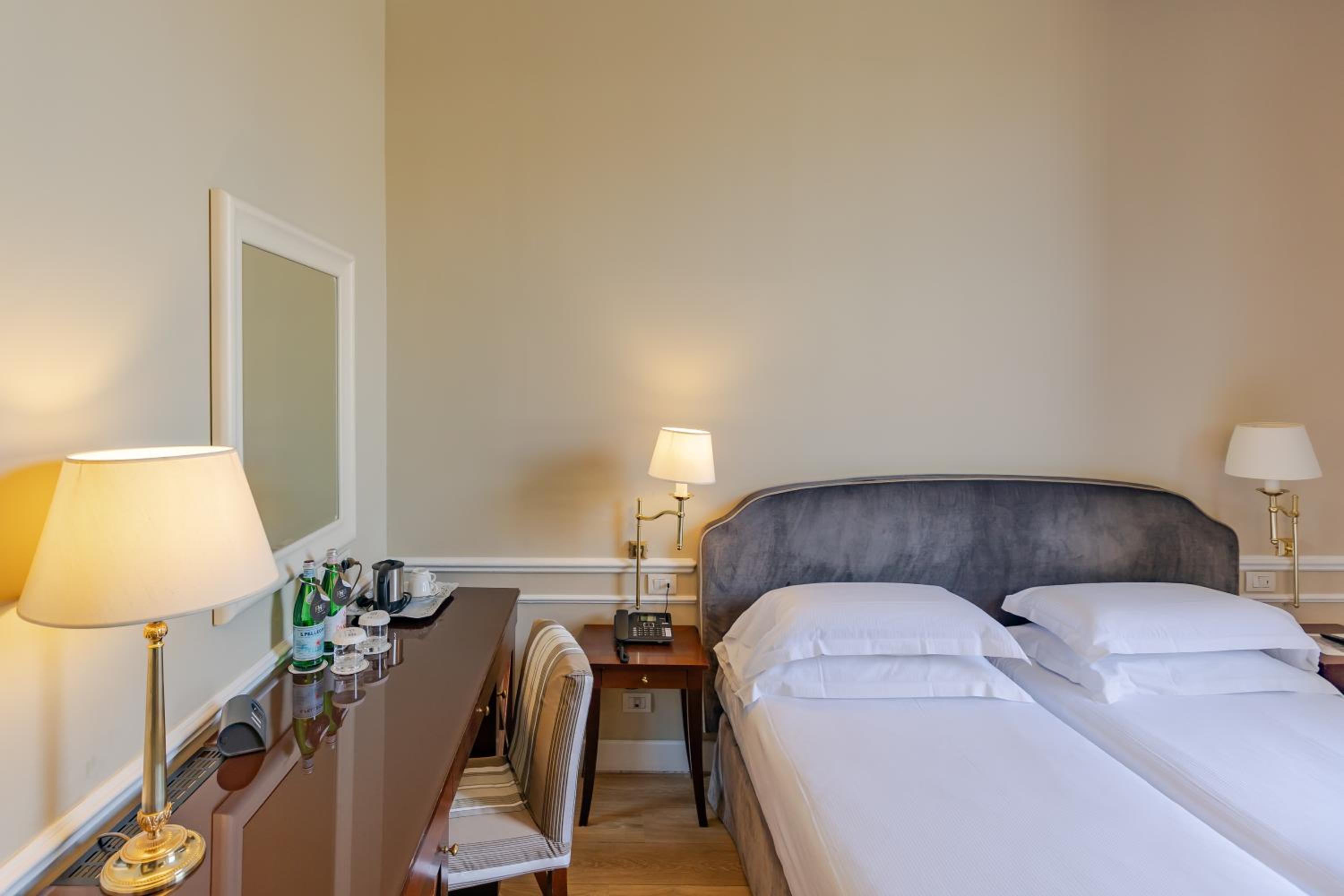 Classic Double or Twin Room with City View thumbnail 6