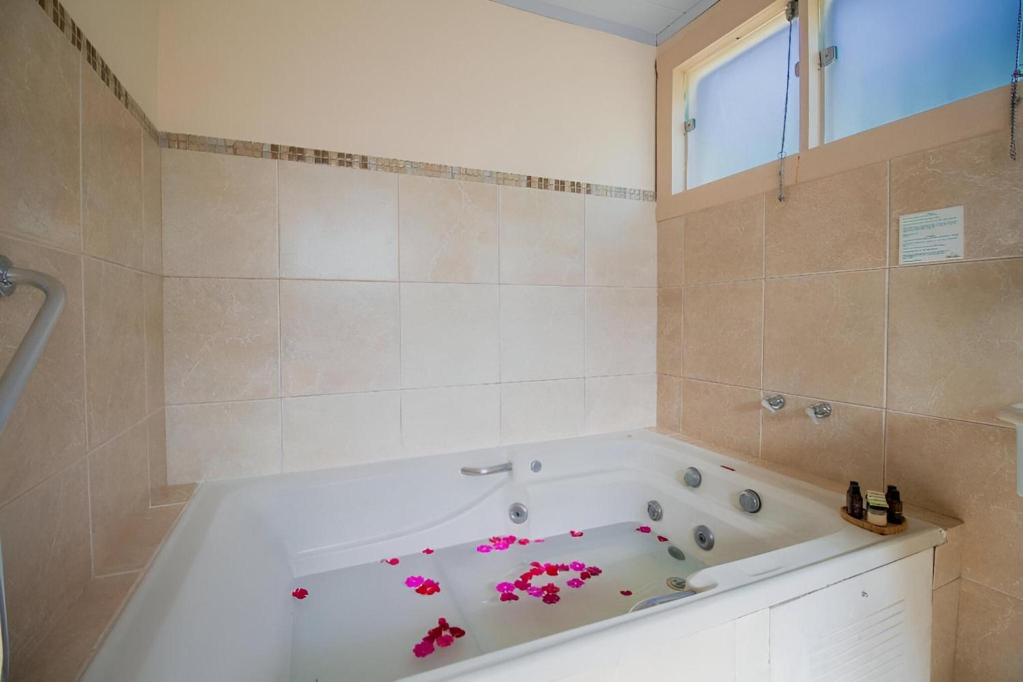 Luxury Double Room with Spa Bath photo 3