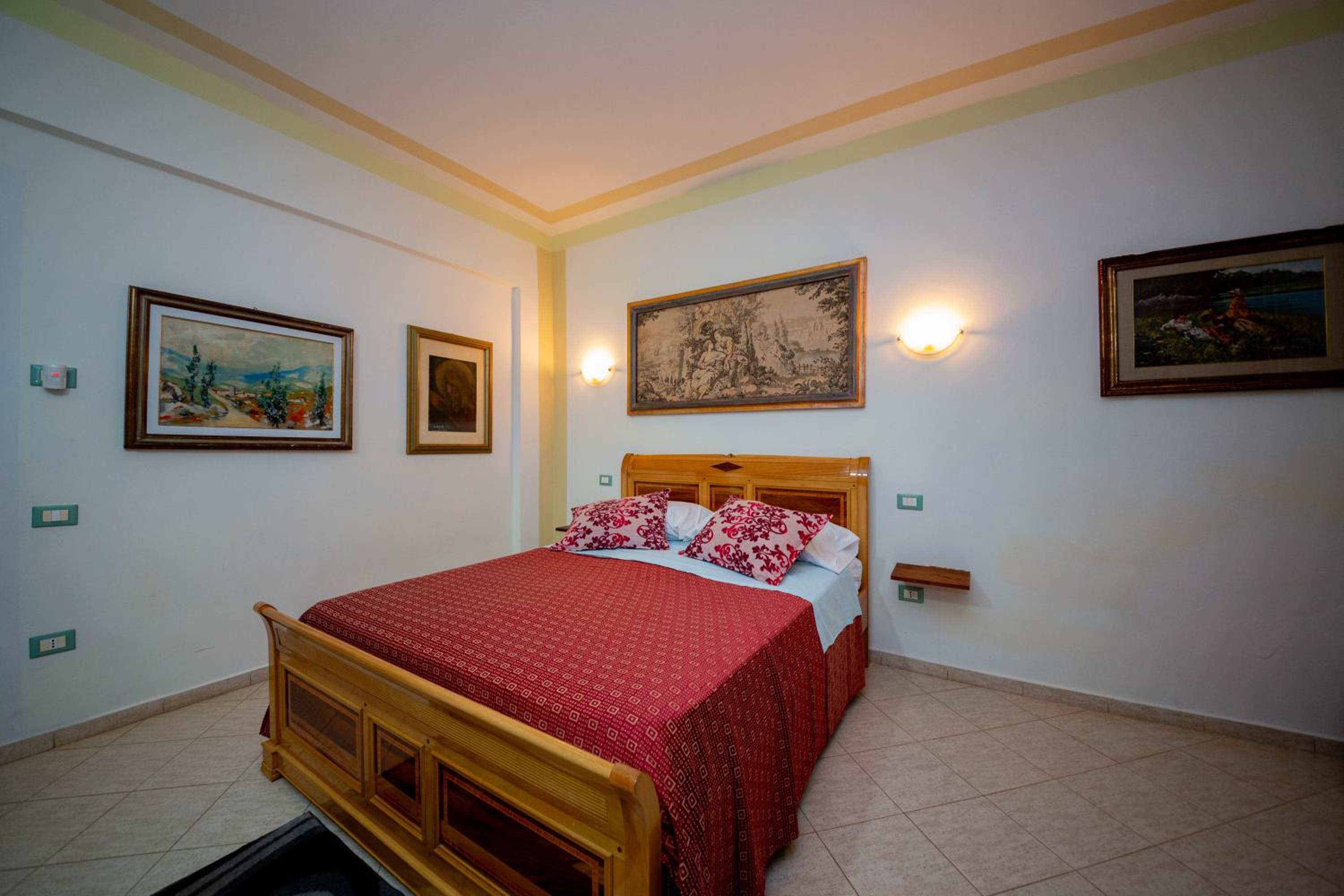 Triple Room with Balcony and Sea View