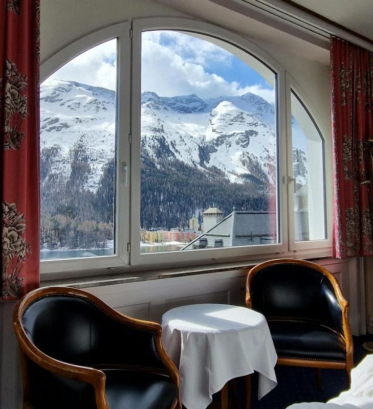 Double or Twin Room with Lake View - Photo 6