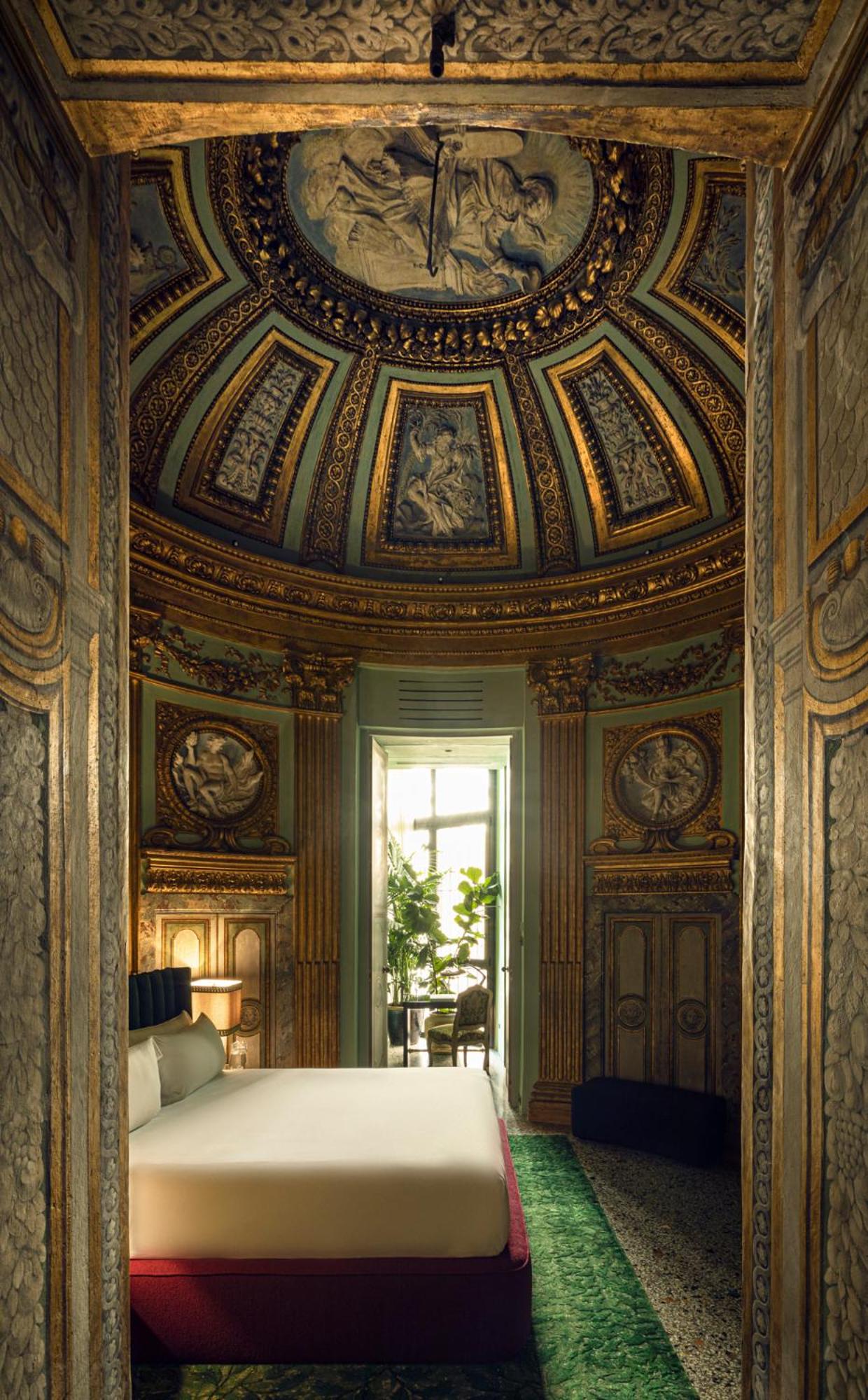Deluxe King Room photo 3