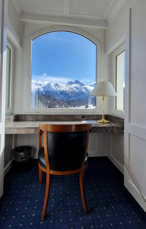 Double or Twin Room with Lake View - Photo 2
