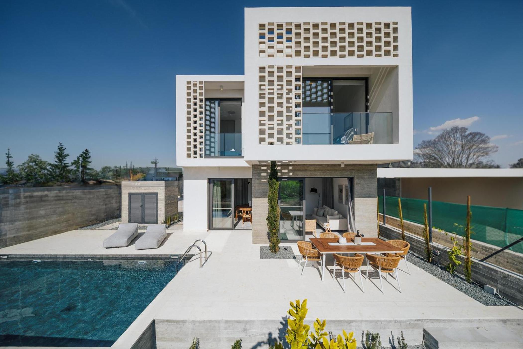 Villa photo 1