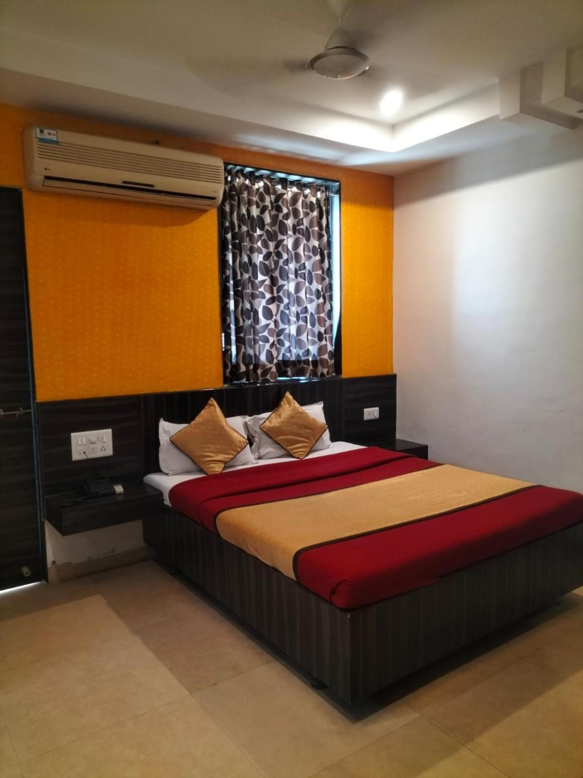 Budget Double Room photo 2