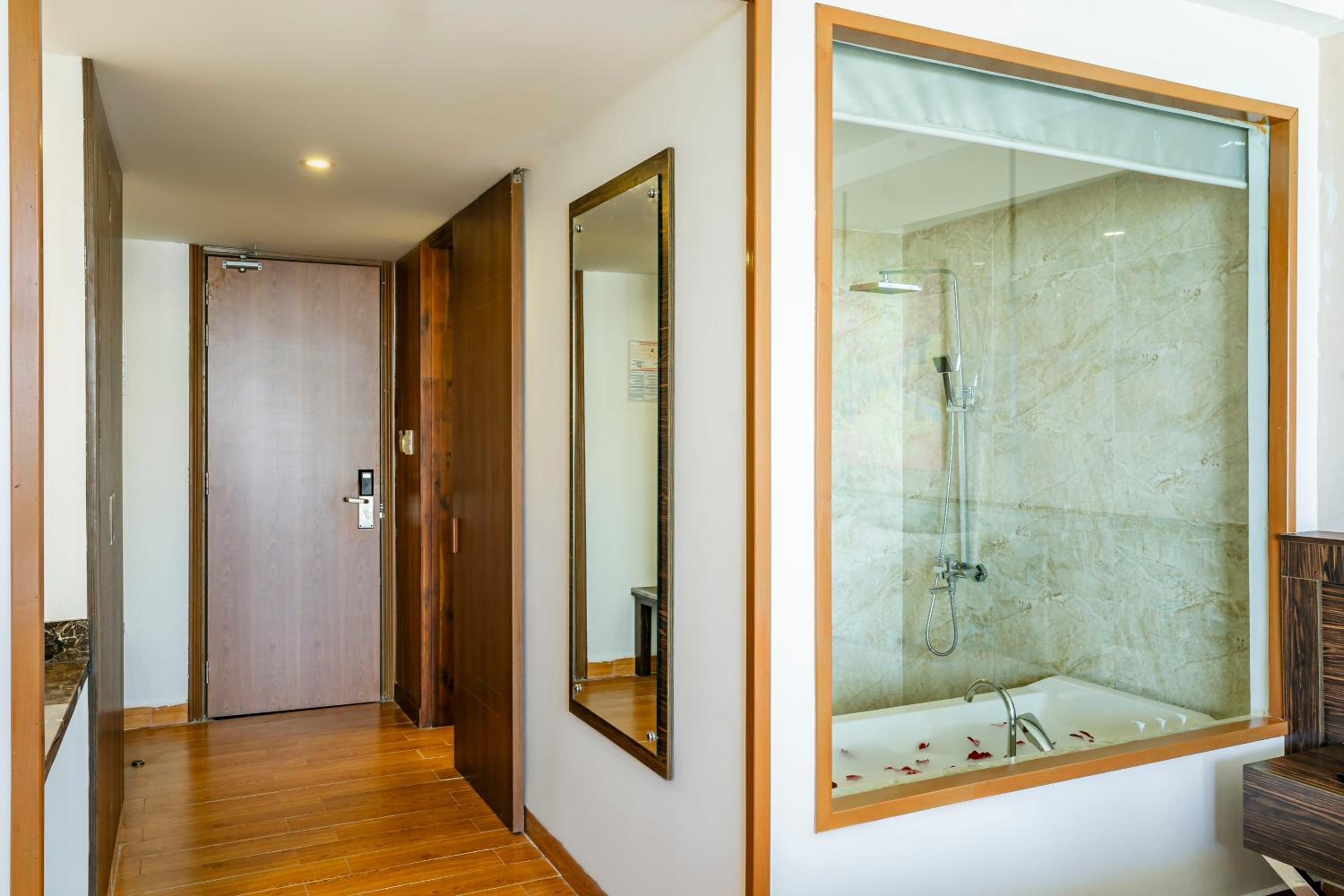 Deluxe Double or Twin Room - Photo 3