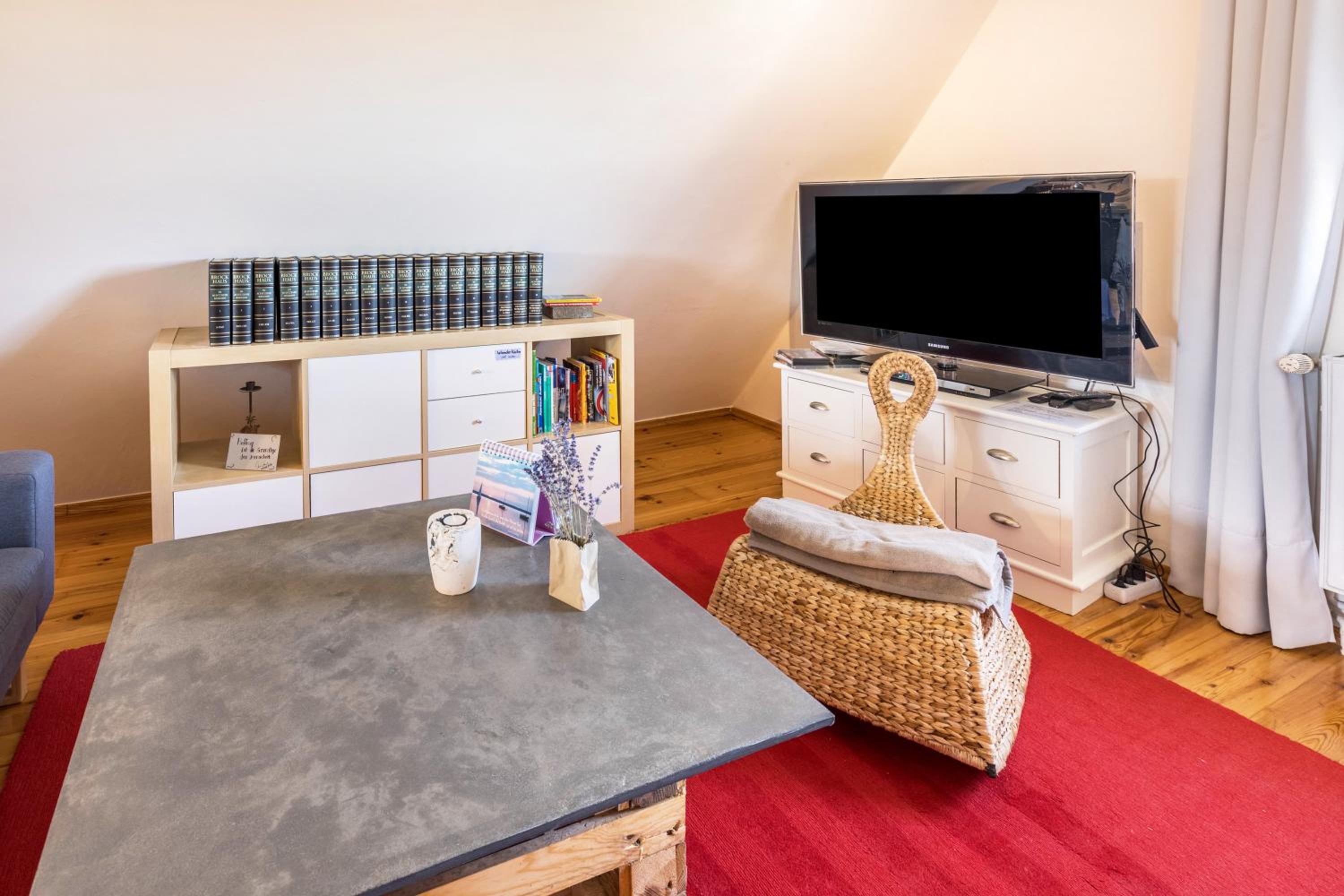 One-Bedroom Apartment with Garden View