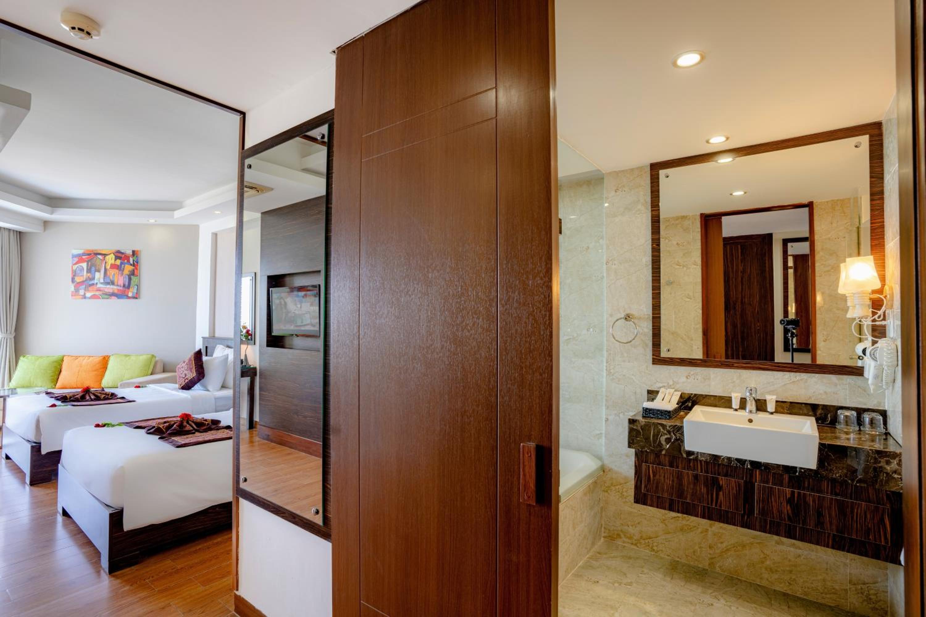 Deluxe Double or Twin Room - Photo 4