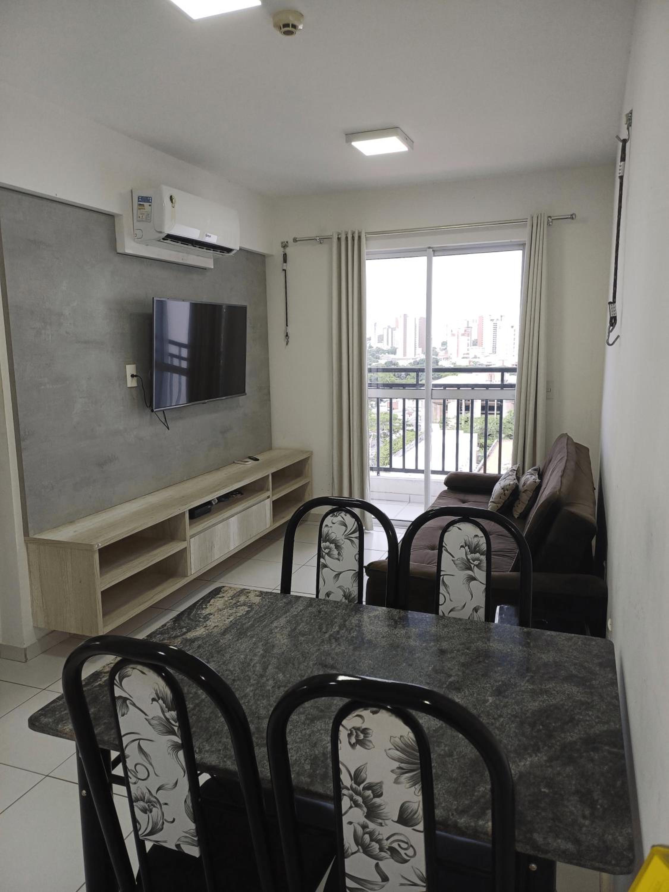 Apartment with Balcony photo 3