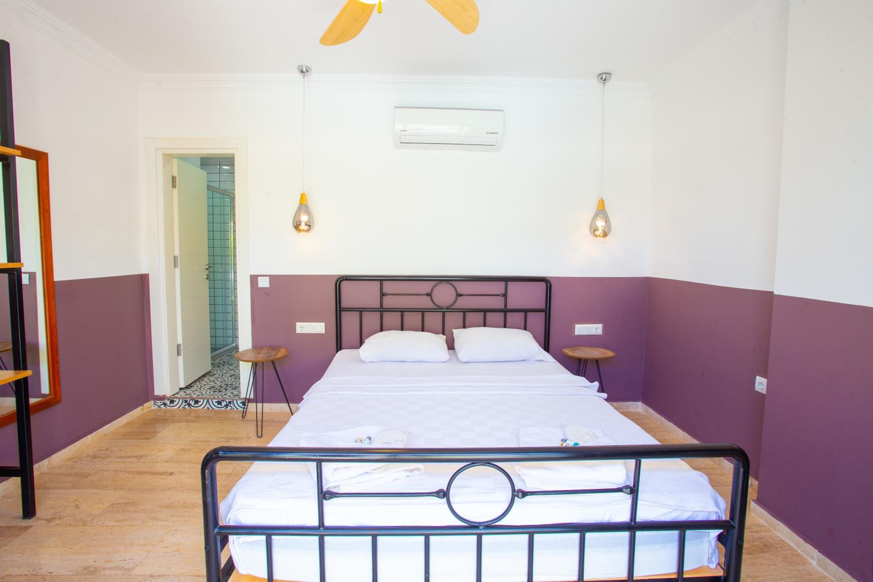 Standard Double Room - Photo 19