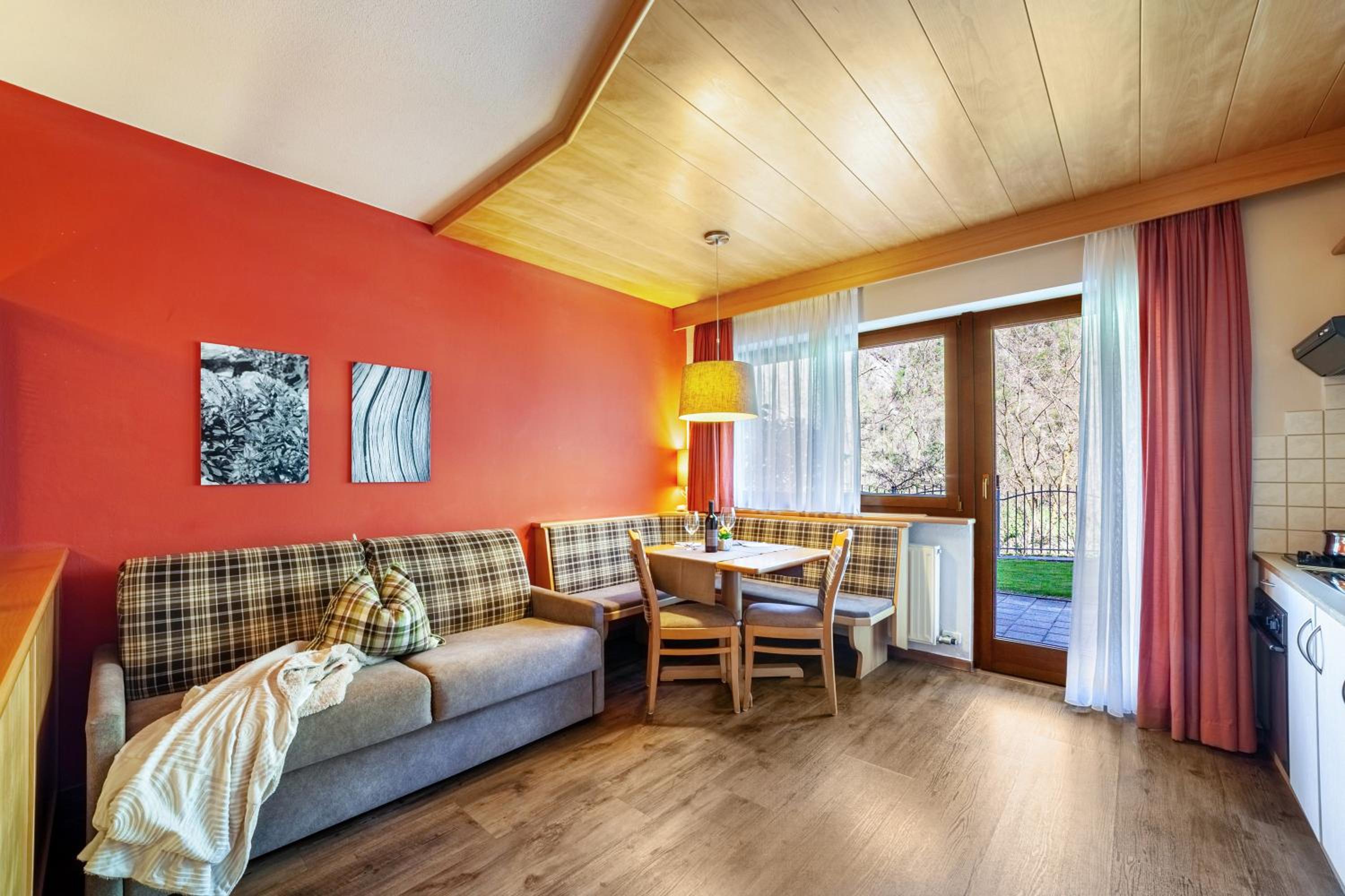 Superior One-Bedroom Apartment with Balcony