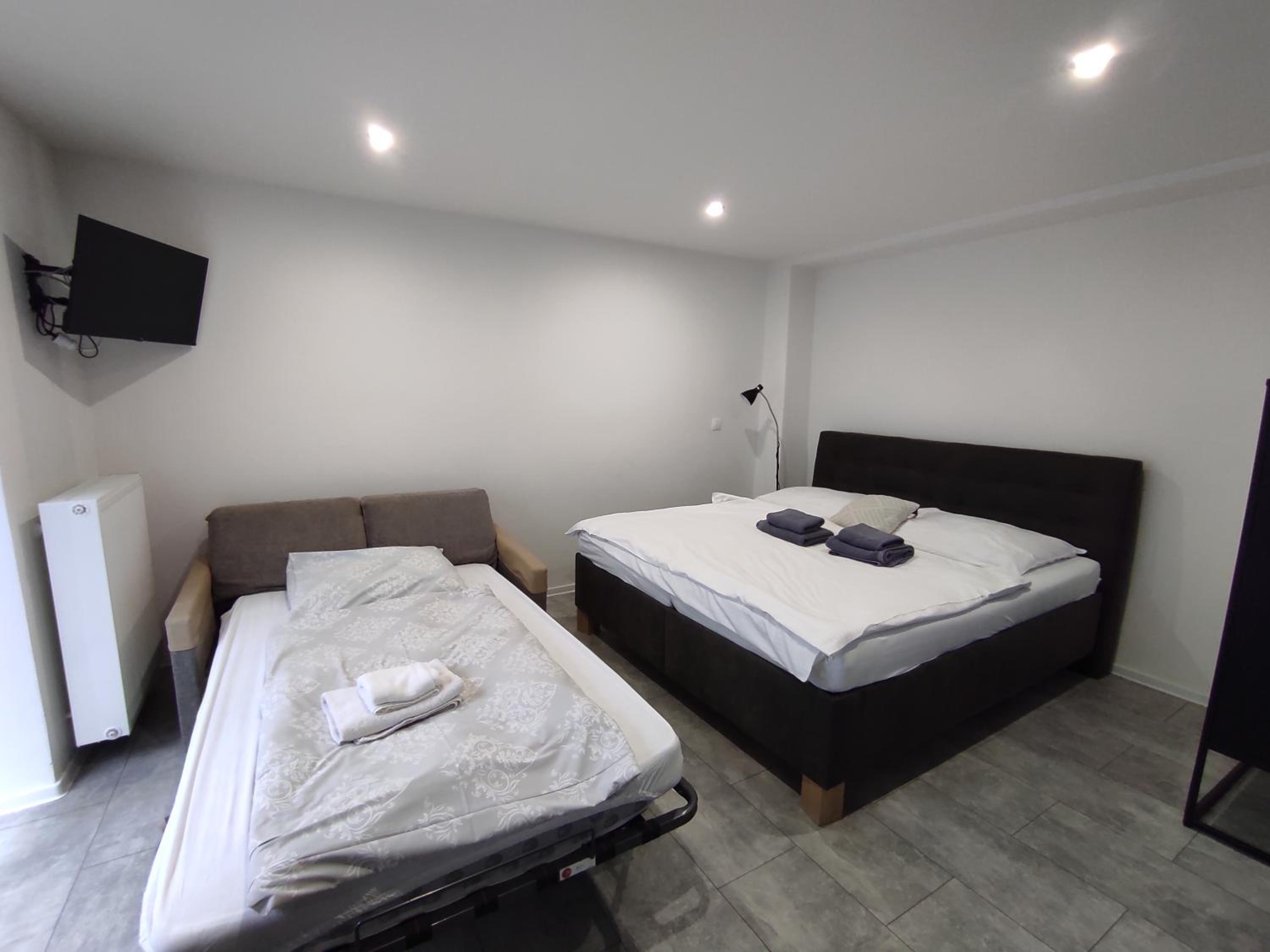 Double Room with Balcony (3 Adults) - Photo 6